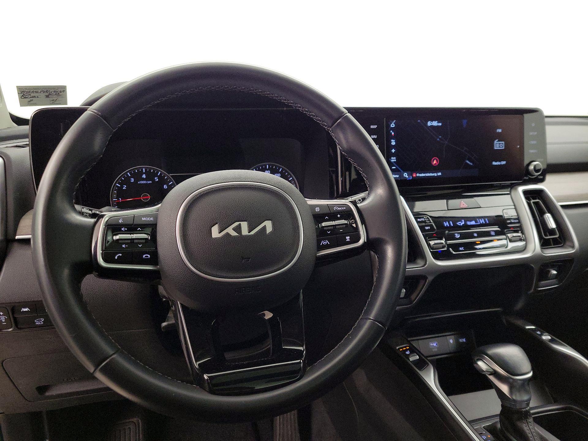 Thumbnail: 2023 Kia Sorento - 10