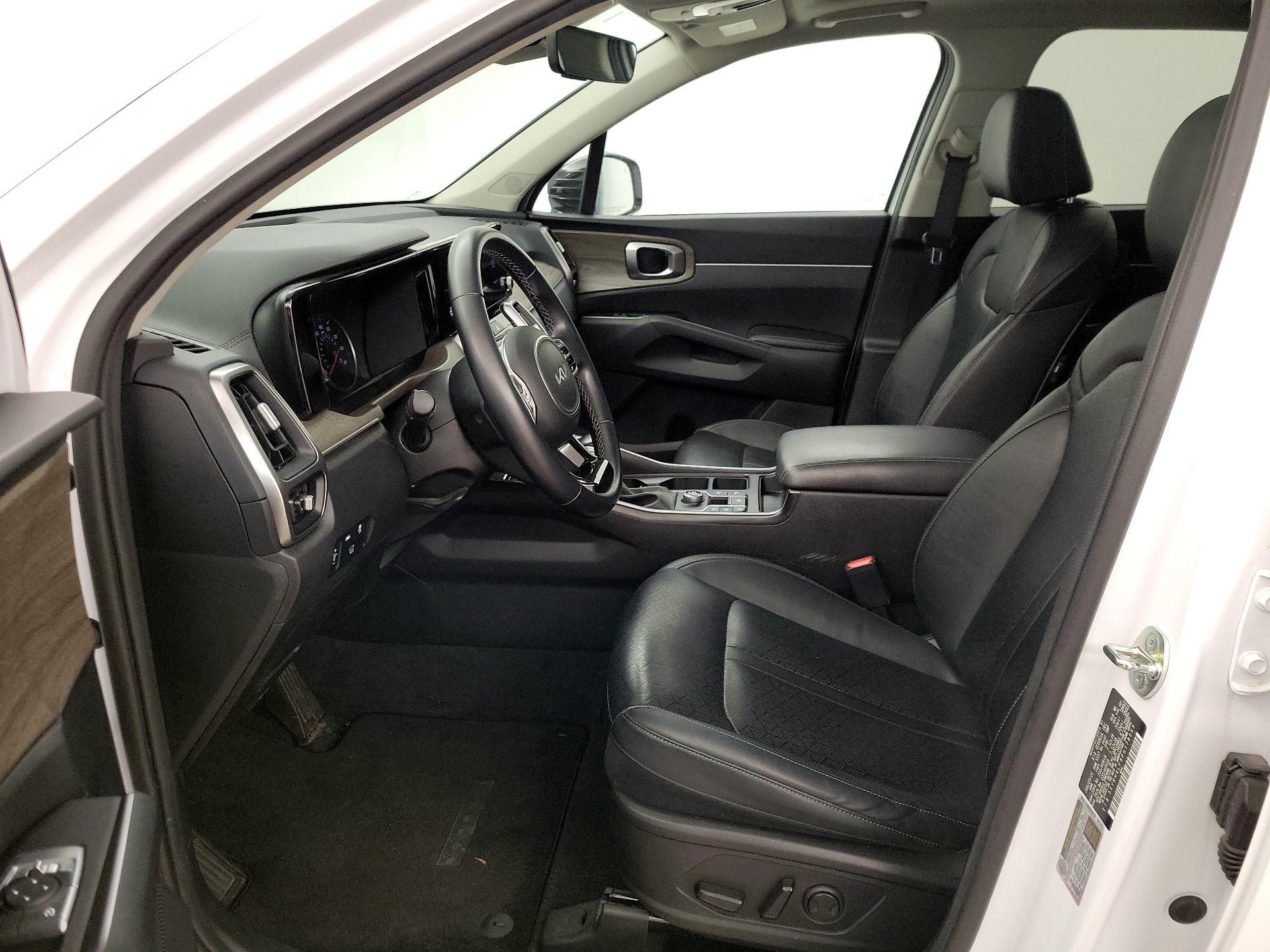 Thumbnail: 2023 Kia Sorento - 11