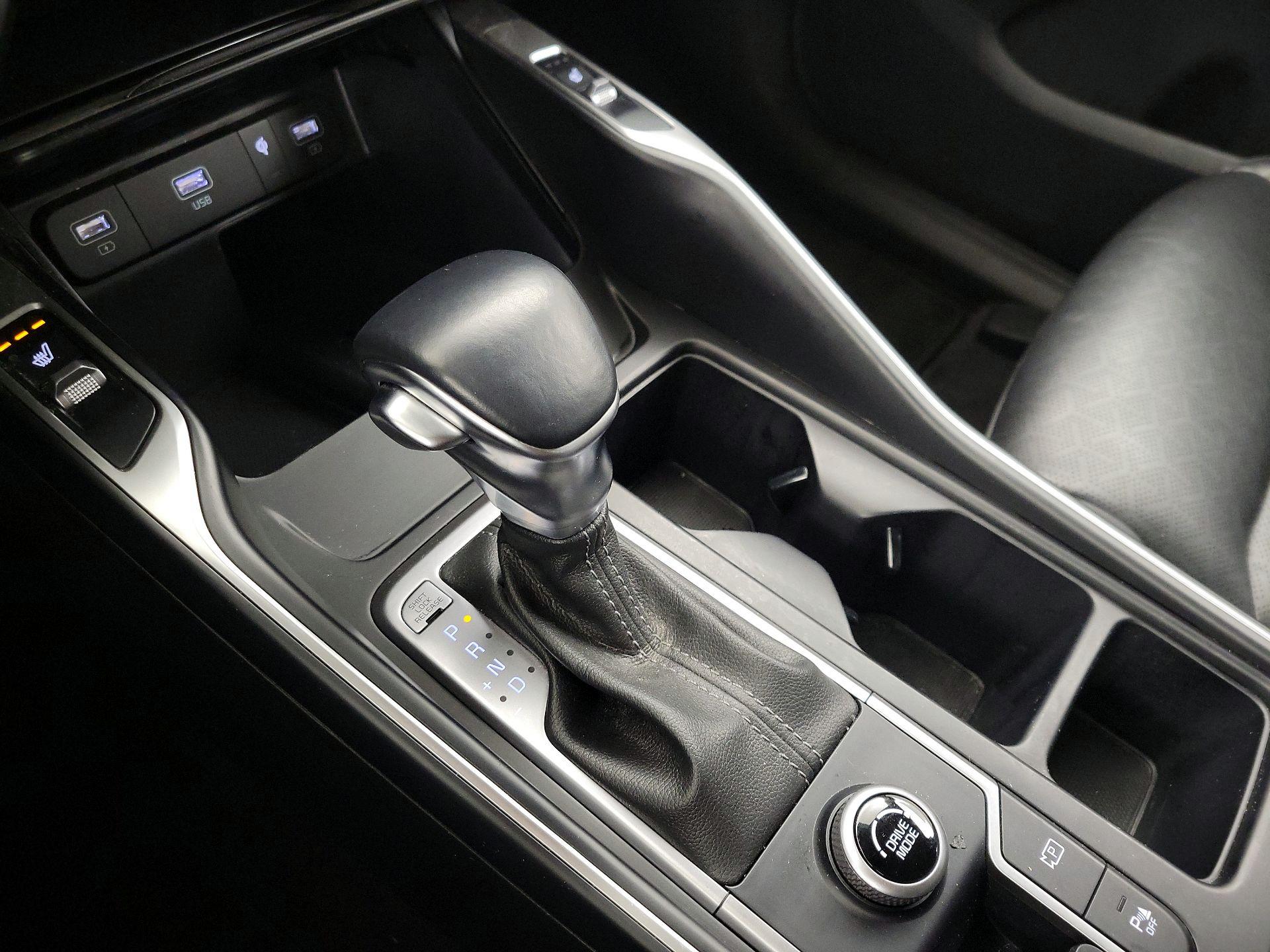 Thumbnail: 2023 Kia Sorento - 18