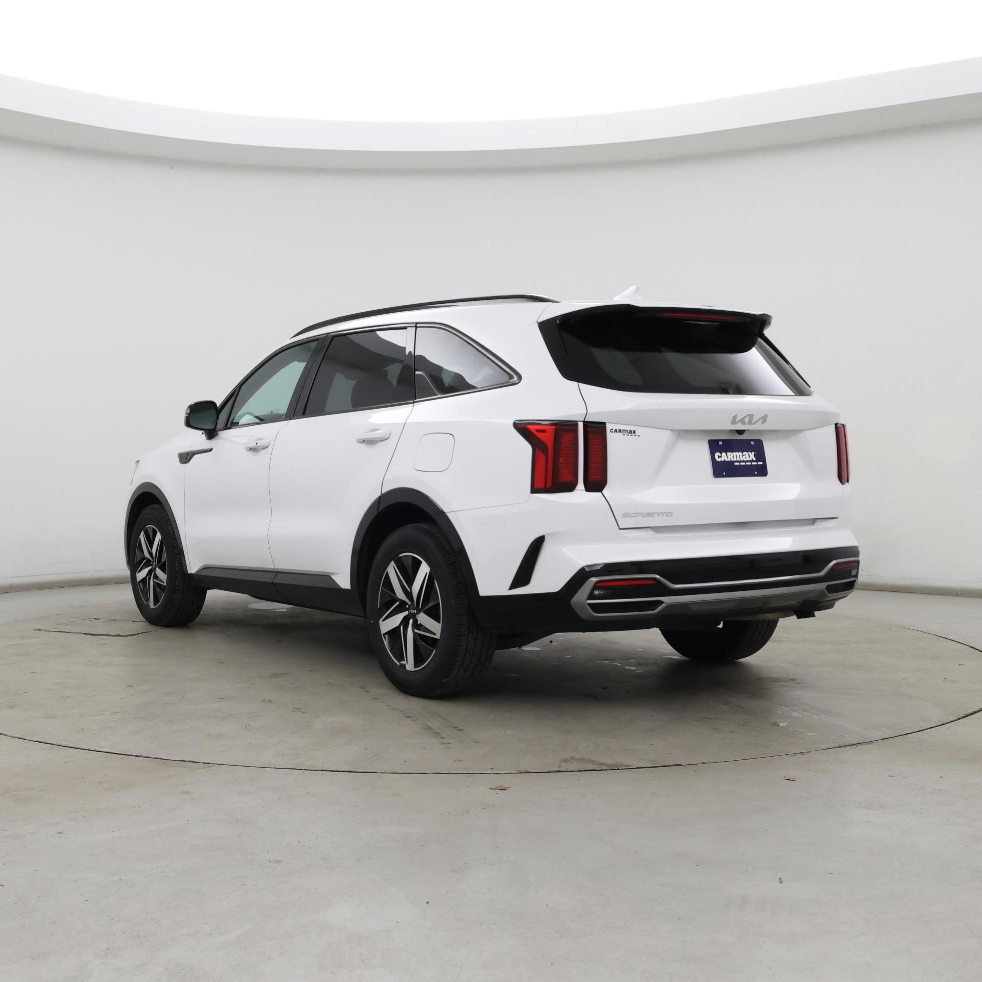 Thumbnail: 2023 Kia Sorento - 2