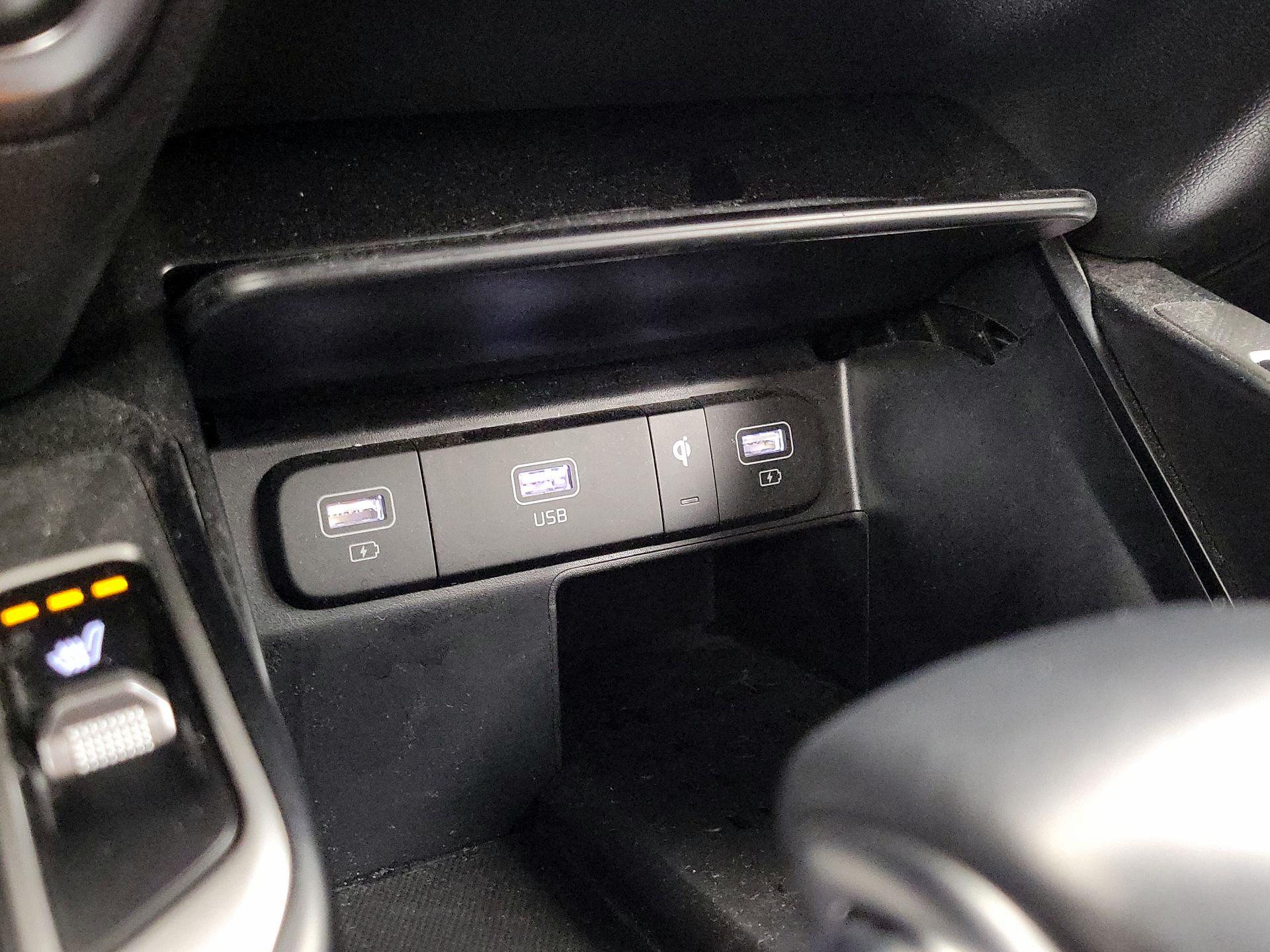 Thumbnail: 2023 Kia Sorento - 19