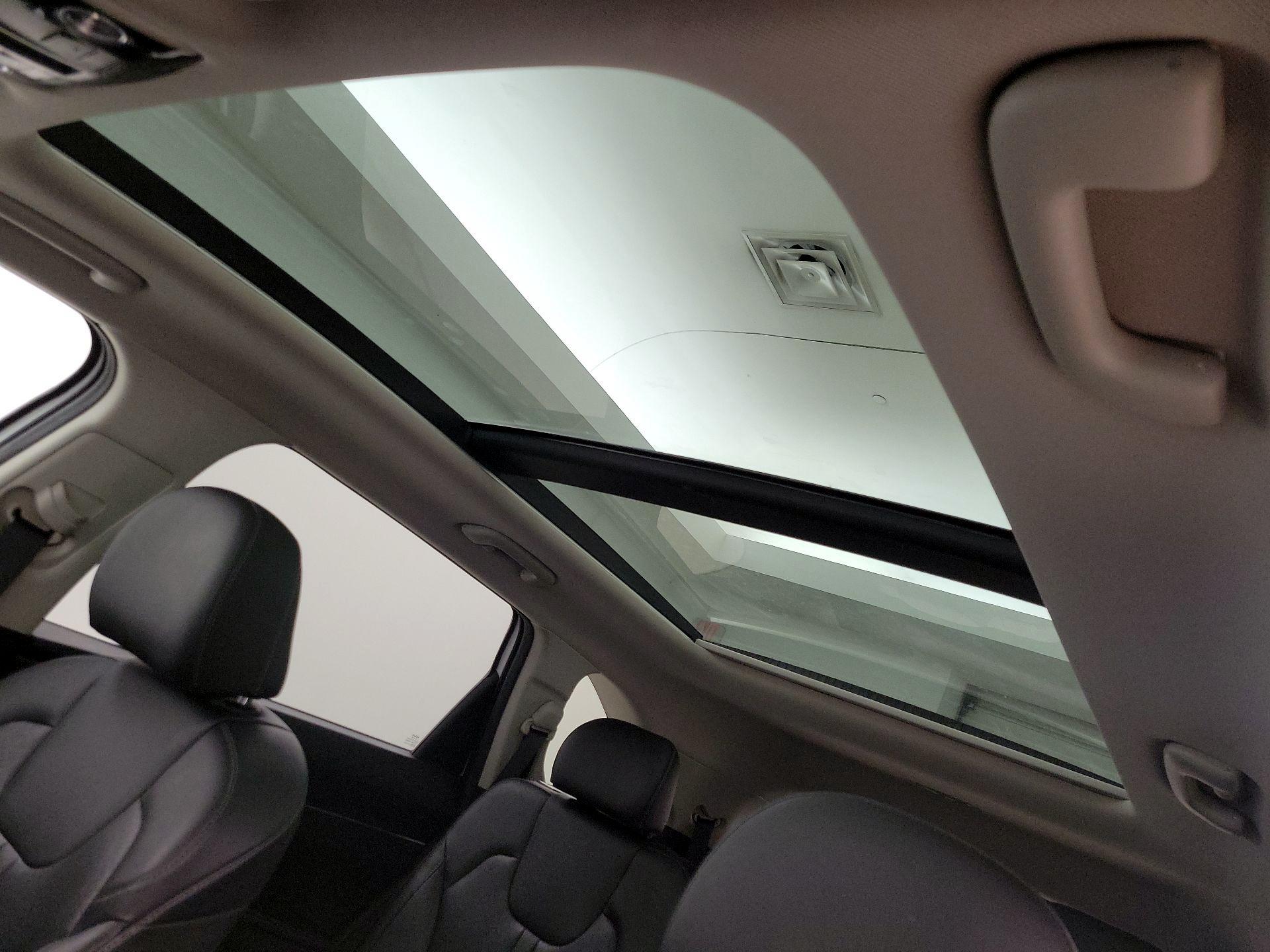 Thumbnail: 2023 Kia Sorento - 20