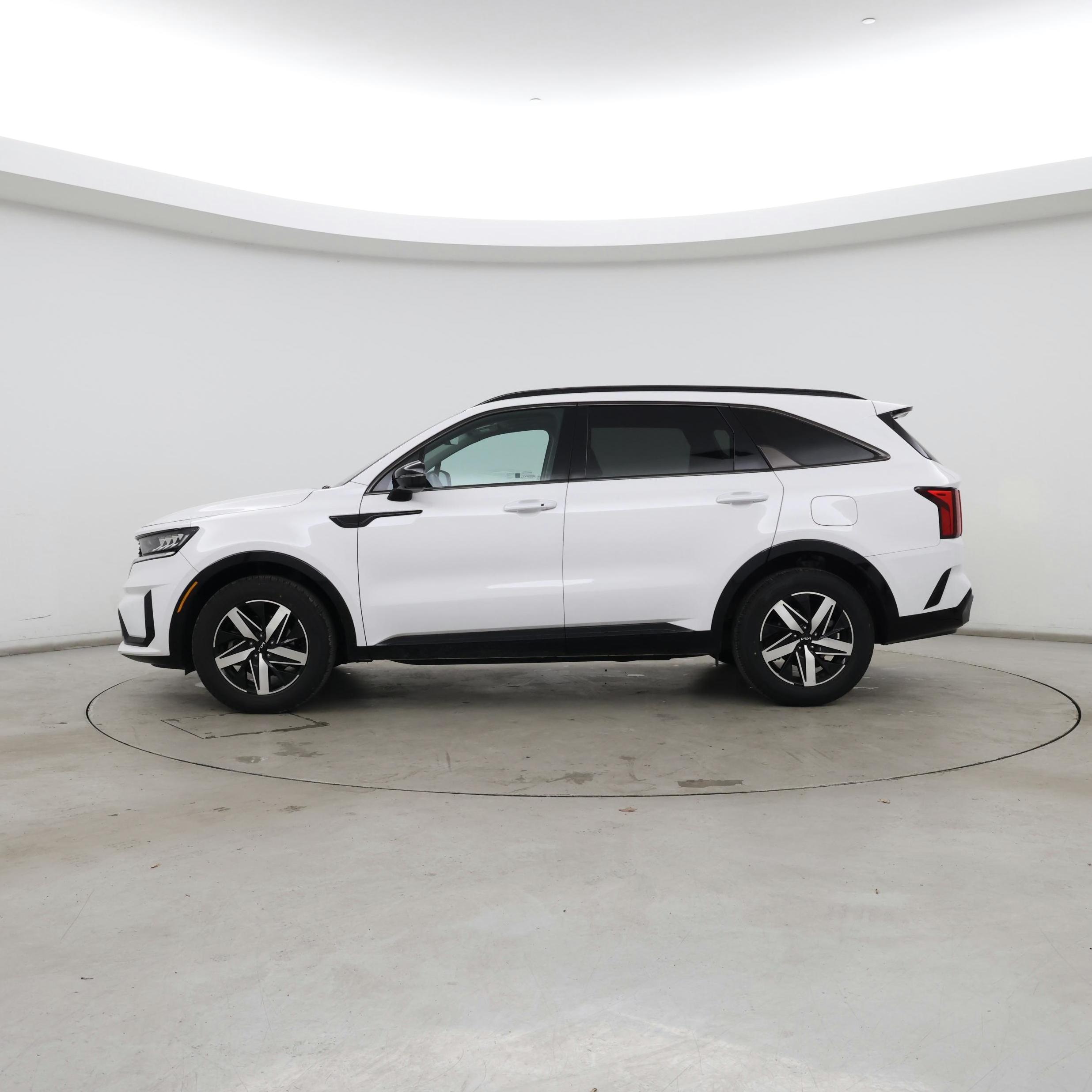 Thumbnail: 2023 Kia Sorento - 3