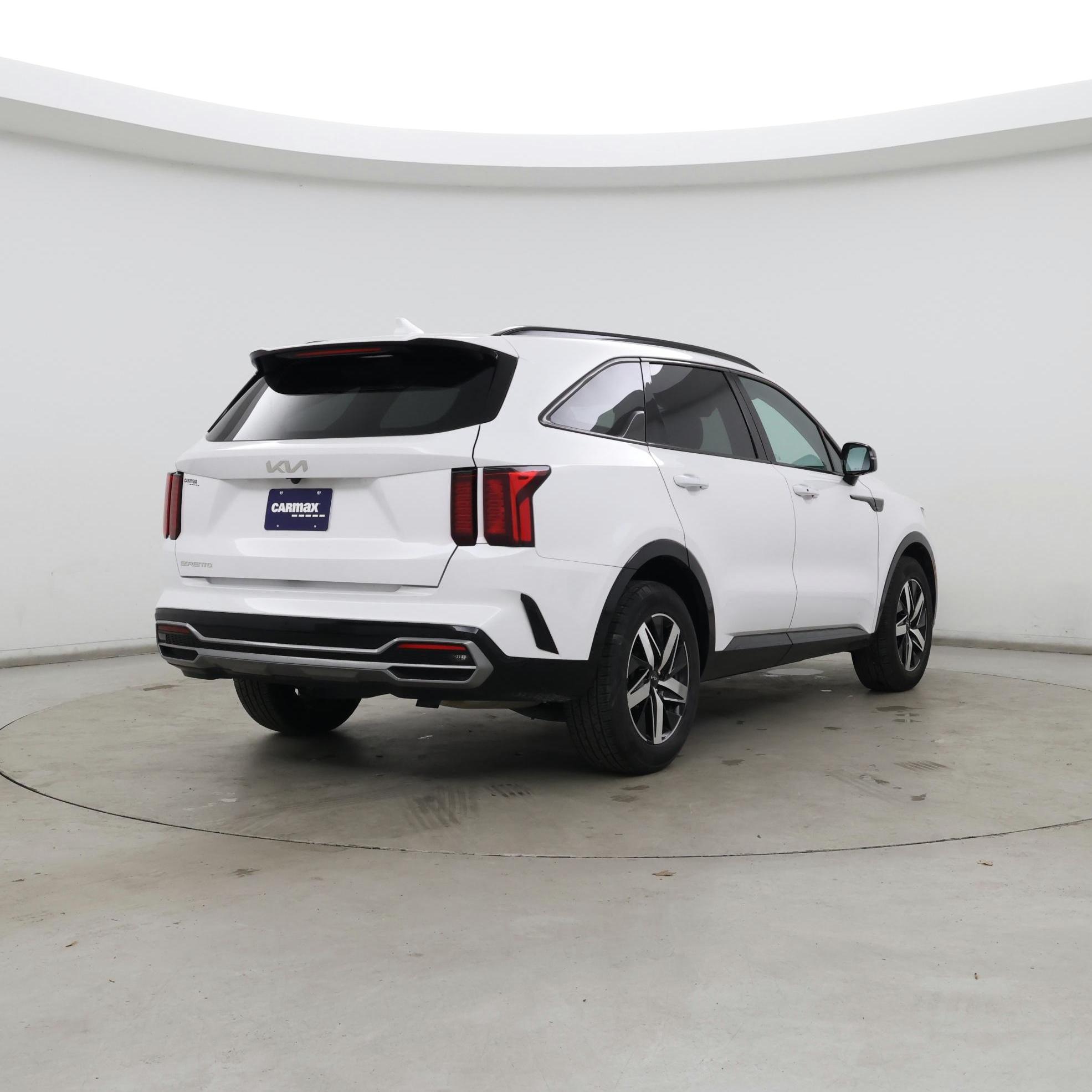 Thumbnail: 2023 Kia Sorento - 8