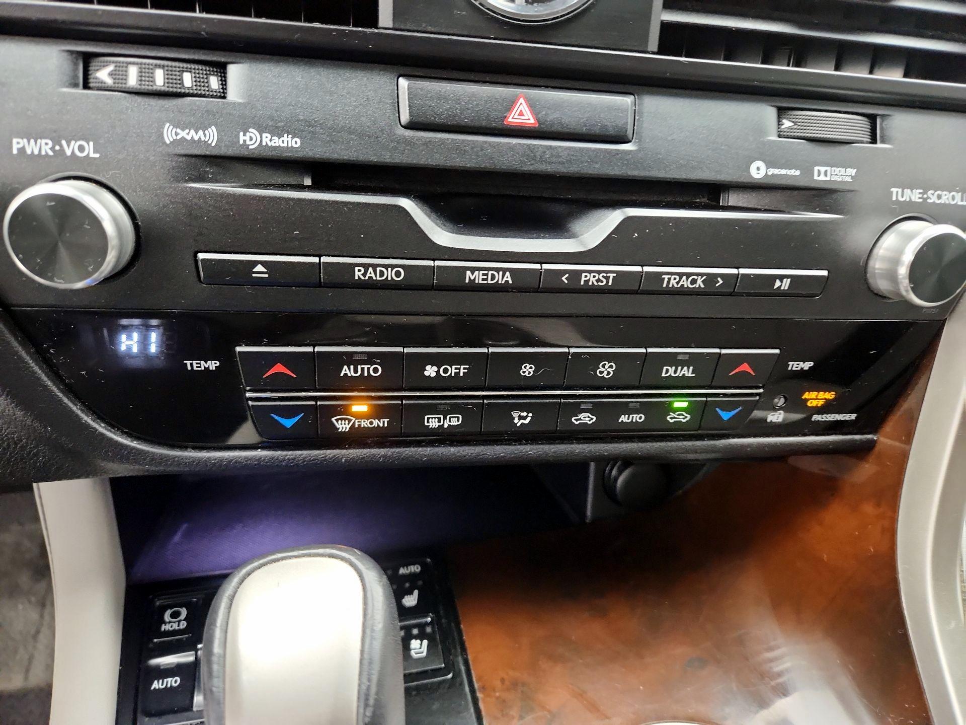 Thumbnail: 2018 Lexus RX - 17