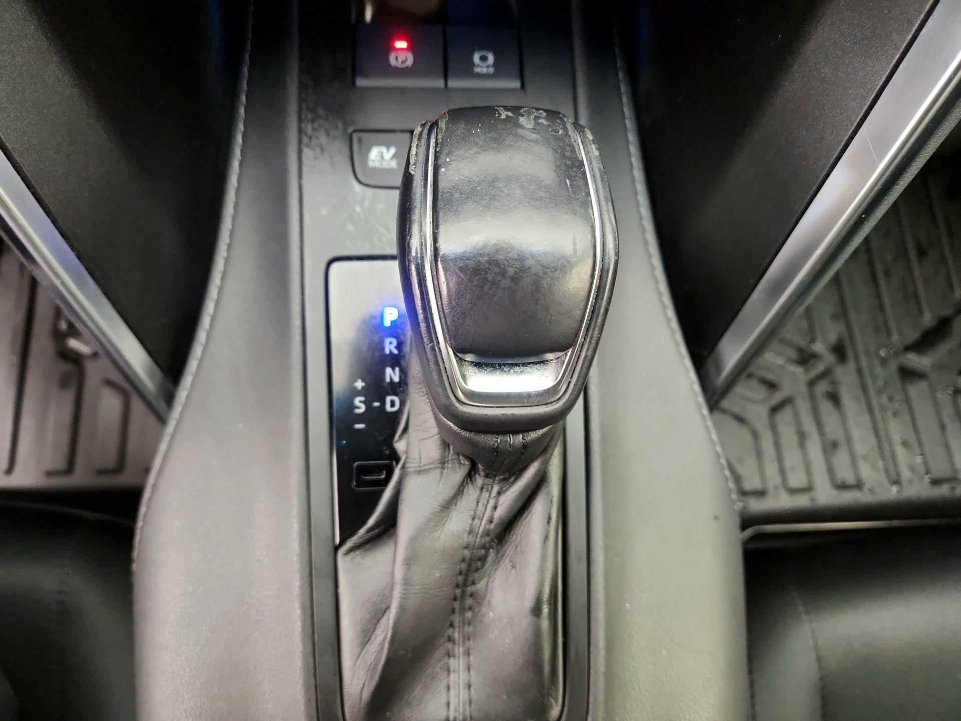 Thumbnail: 2021 Toyota Venza - 17