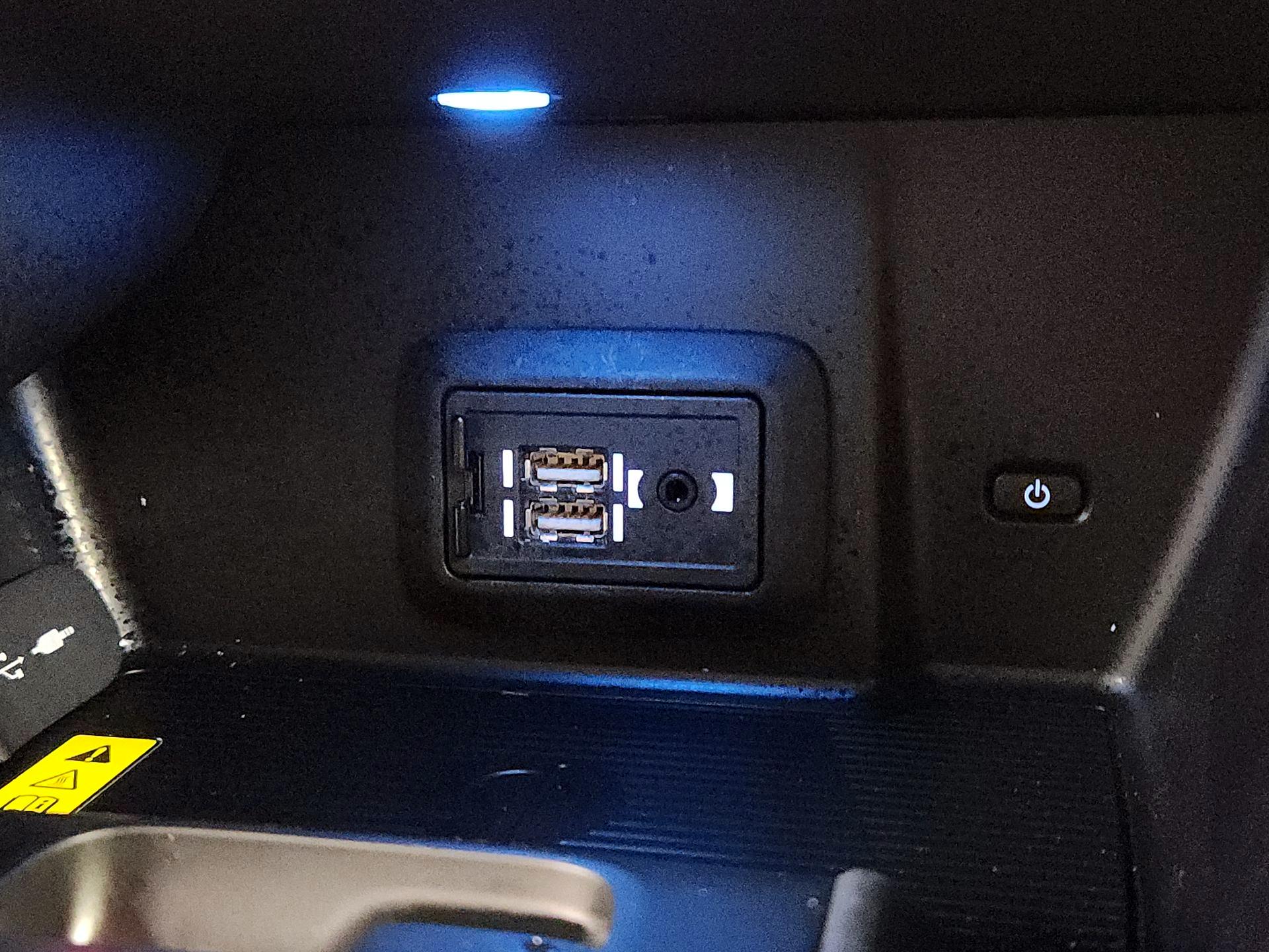 Thumbnail: 2021 Toyota Venza - 18