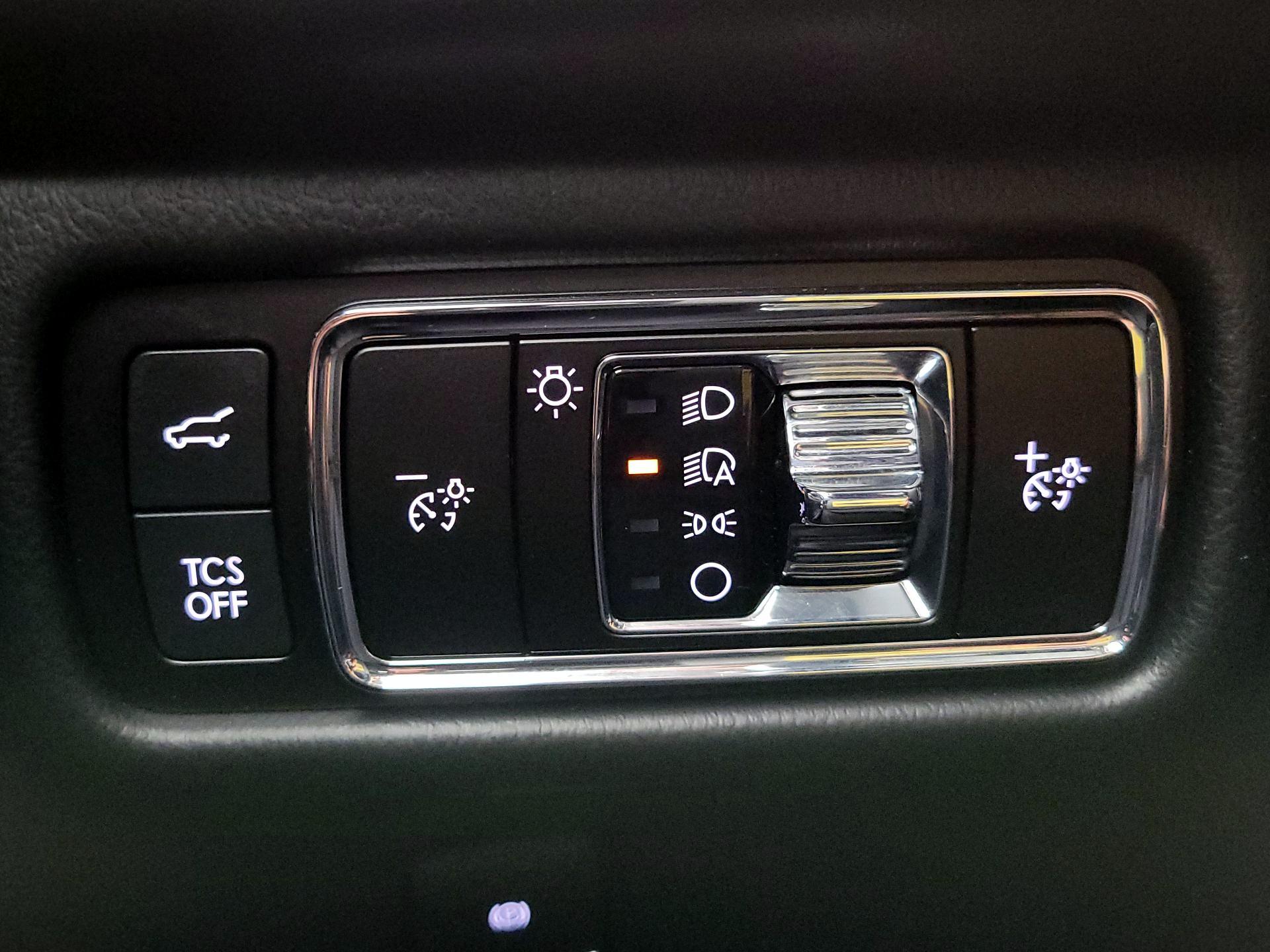 Thumbnail: 2023 Lincoln Nautilus - 13