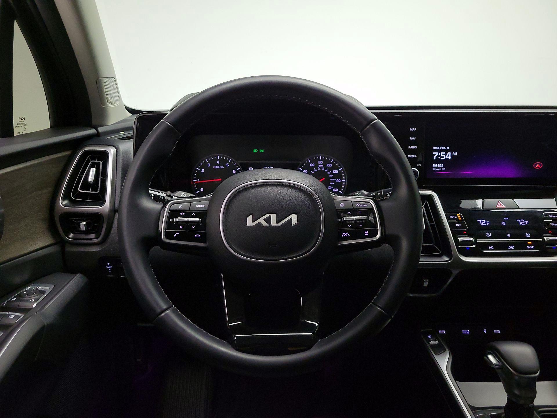 Thumbnail: 2023 Kia Sorento - 10
