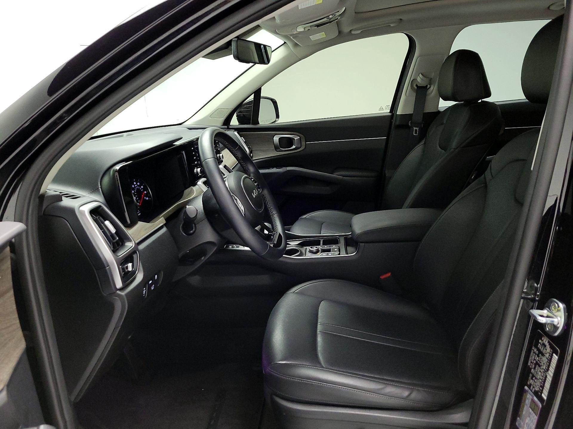 Thumbnail: 2023 Kia Sorento - 11