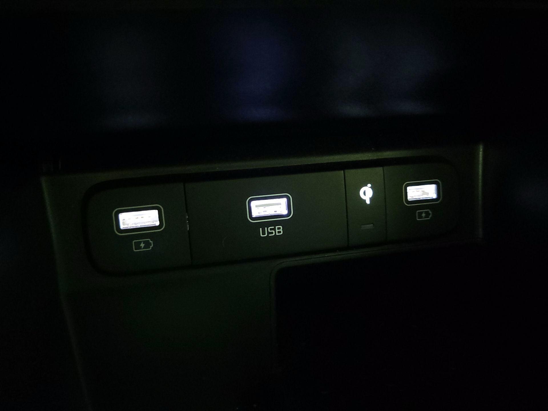 Thumbnail: 2023 Kia Sorento - 19