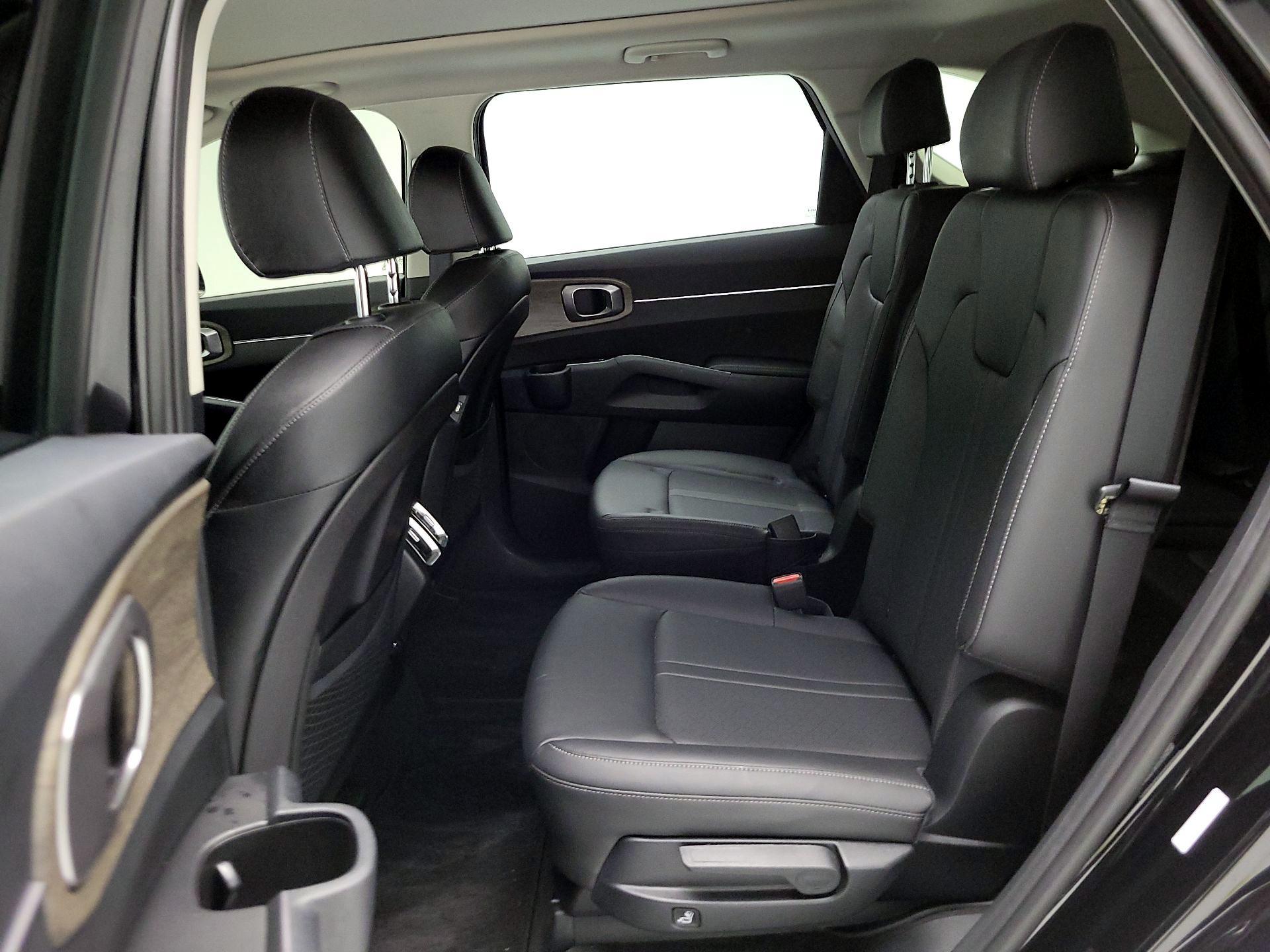 Thumbnail: 2023 Kia Sorento - 20