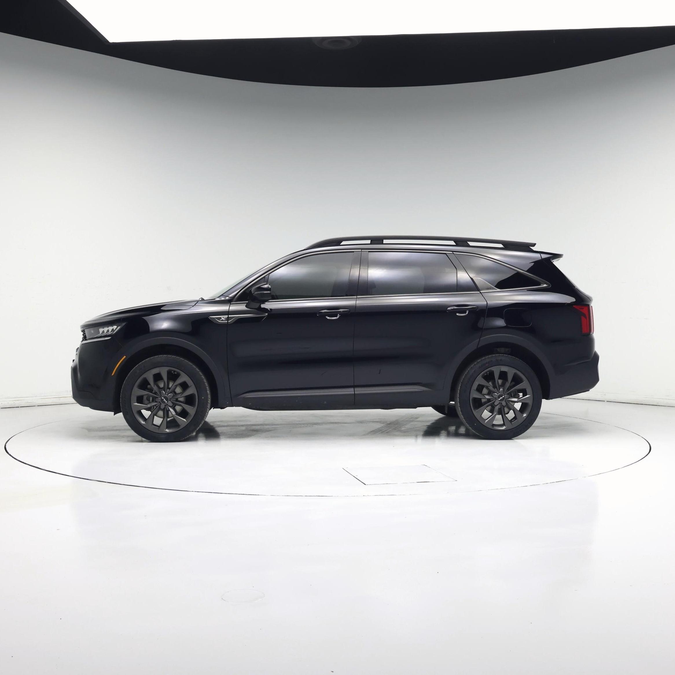 Thumbnail: 2023 Kia Sorento - 3