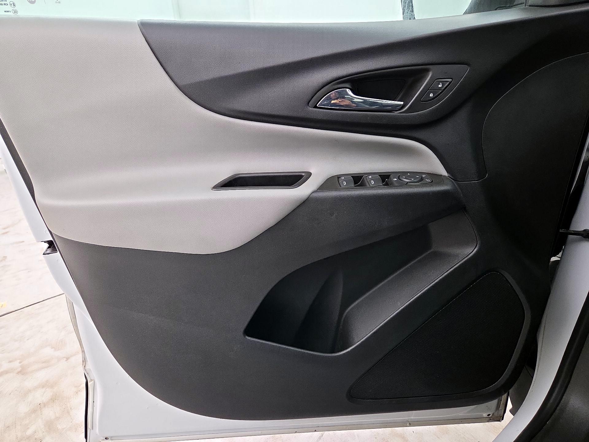 Thumbnail: 2022 Chevrolet Equinox - 12