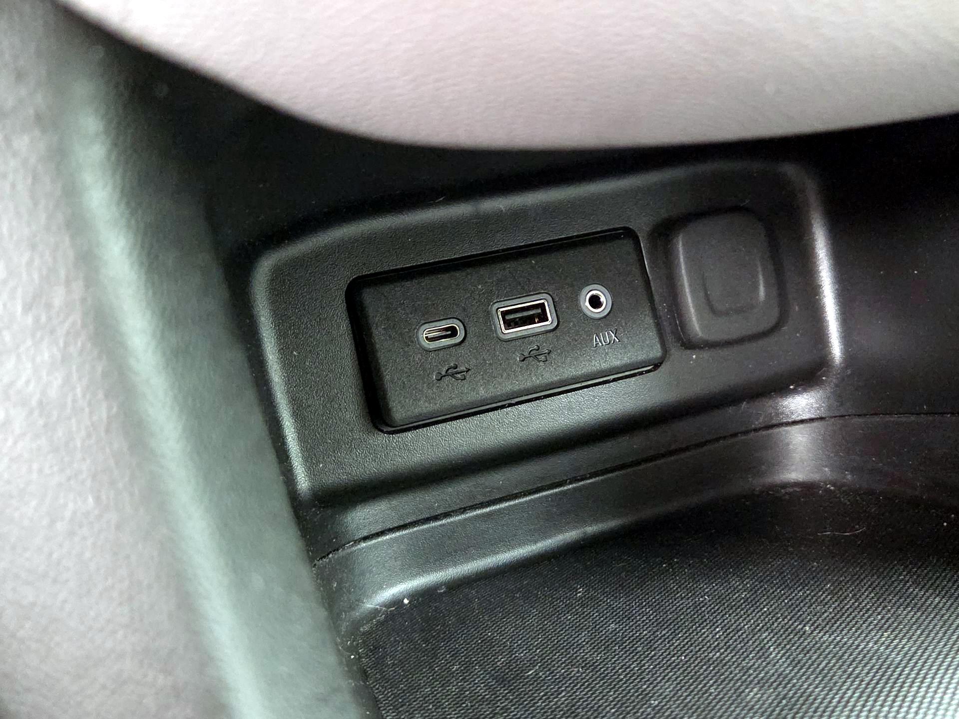 Thumbnail: 2022 Chevrolet Equinox - 18