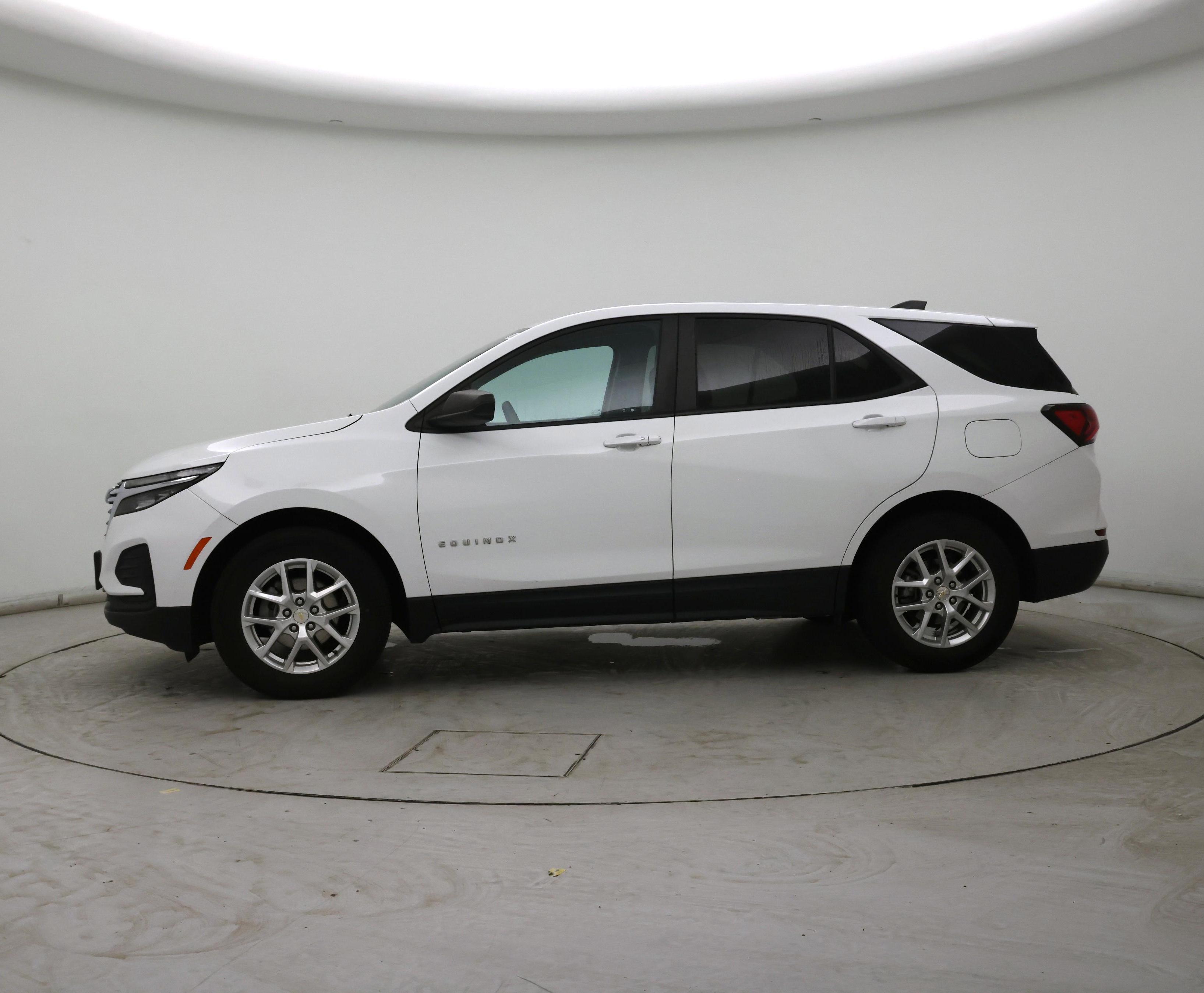 Thumbnail: 2022 Chevrolet Equinox - 3