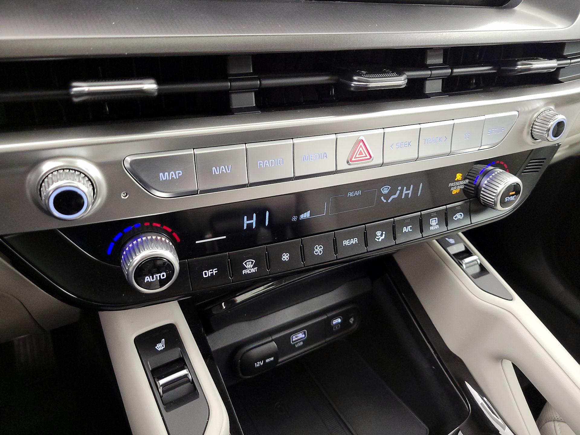 Thumbnail: 2023 Kia Telluride - 17