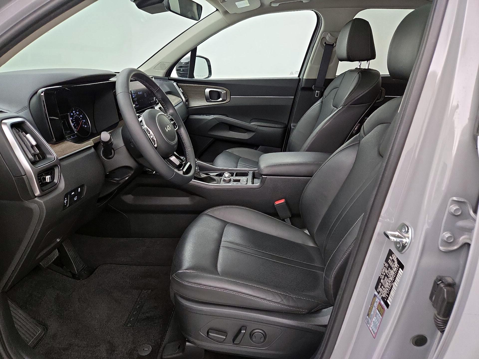 Thumbnail: 2023 Kia Sorento - 11