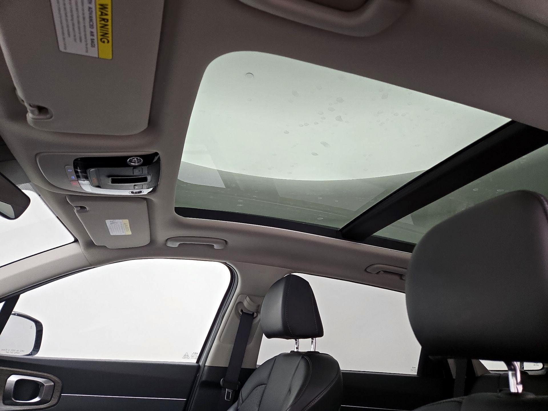 Thumbnail: 2023 Kia Sorento - 18