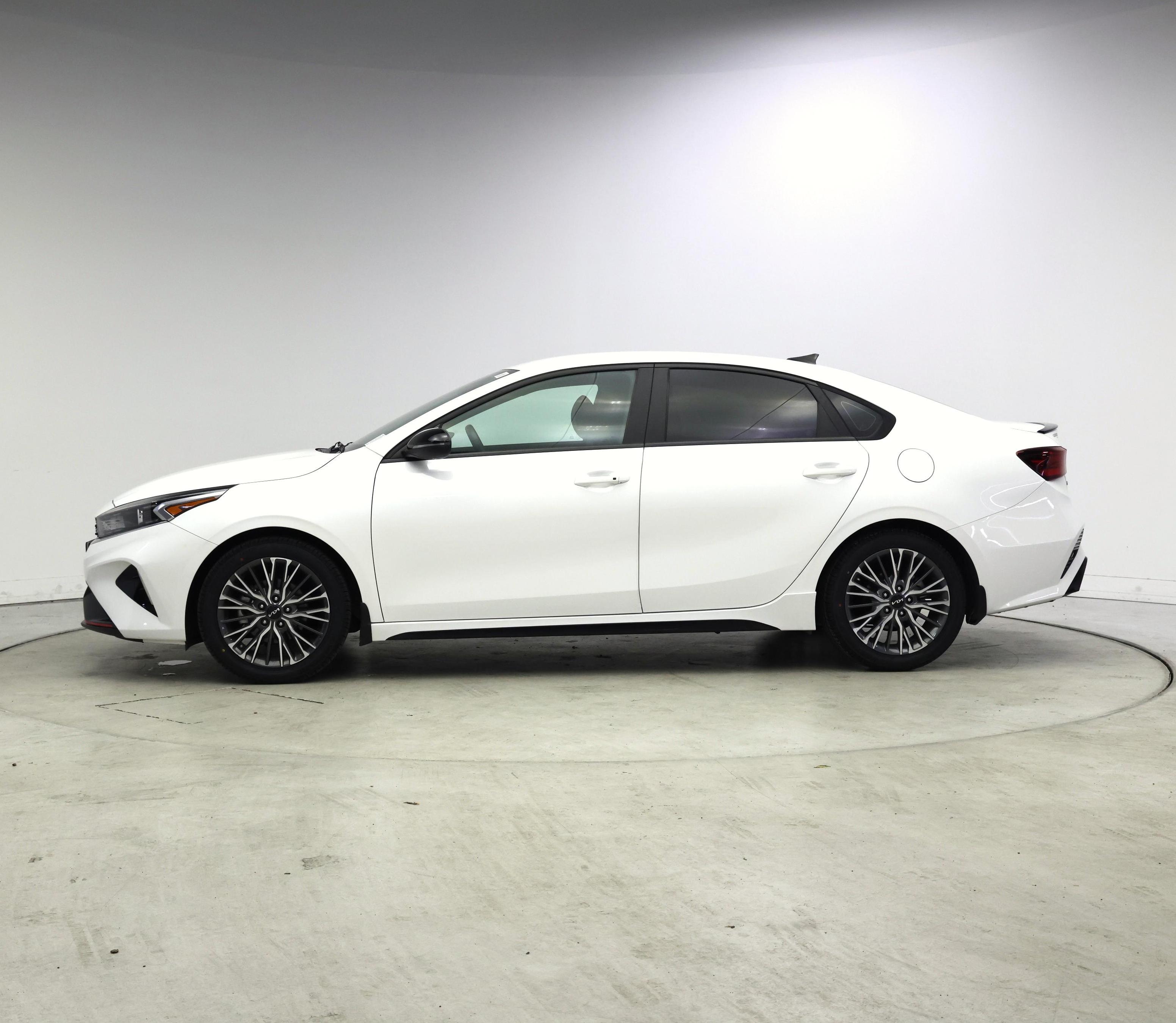 Thumbnail: 2023 Kia Forte - 3