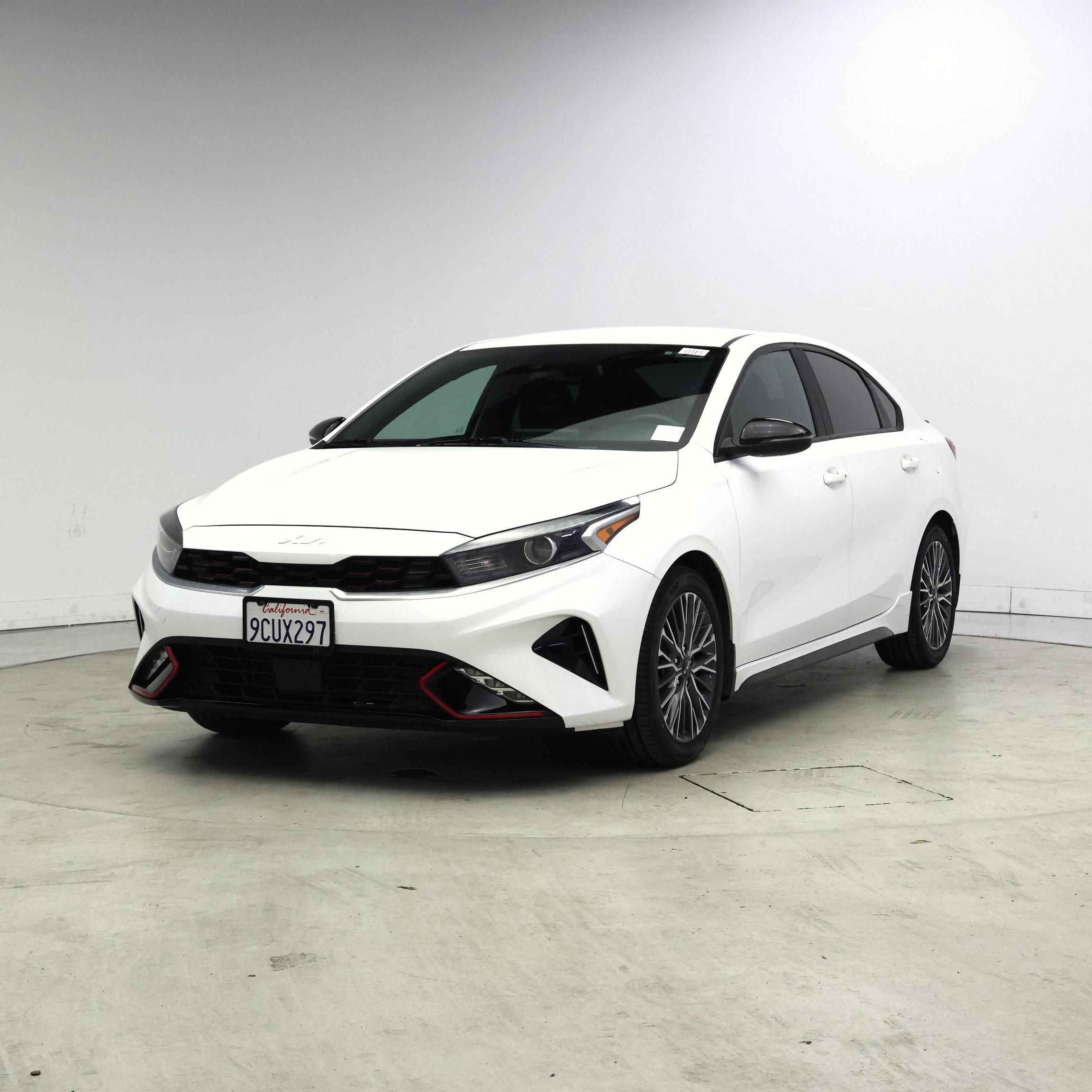 Thumbnail: 2023 Kia Forte - 4