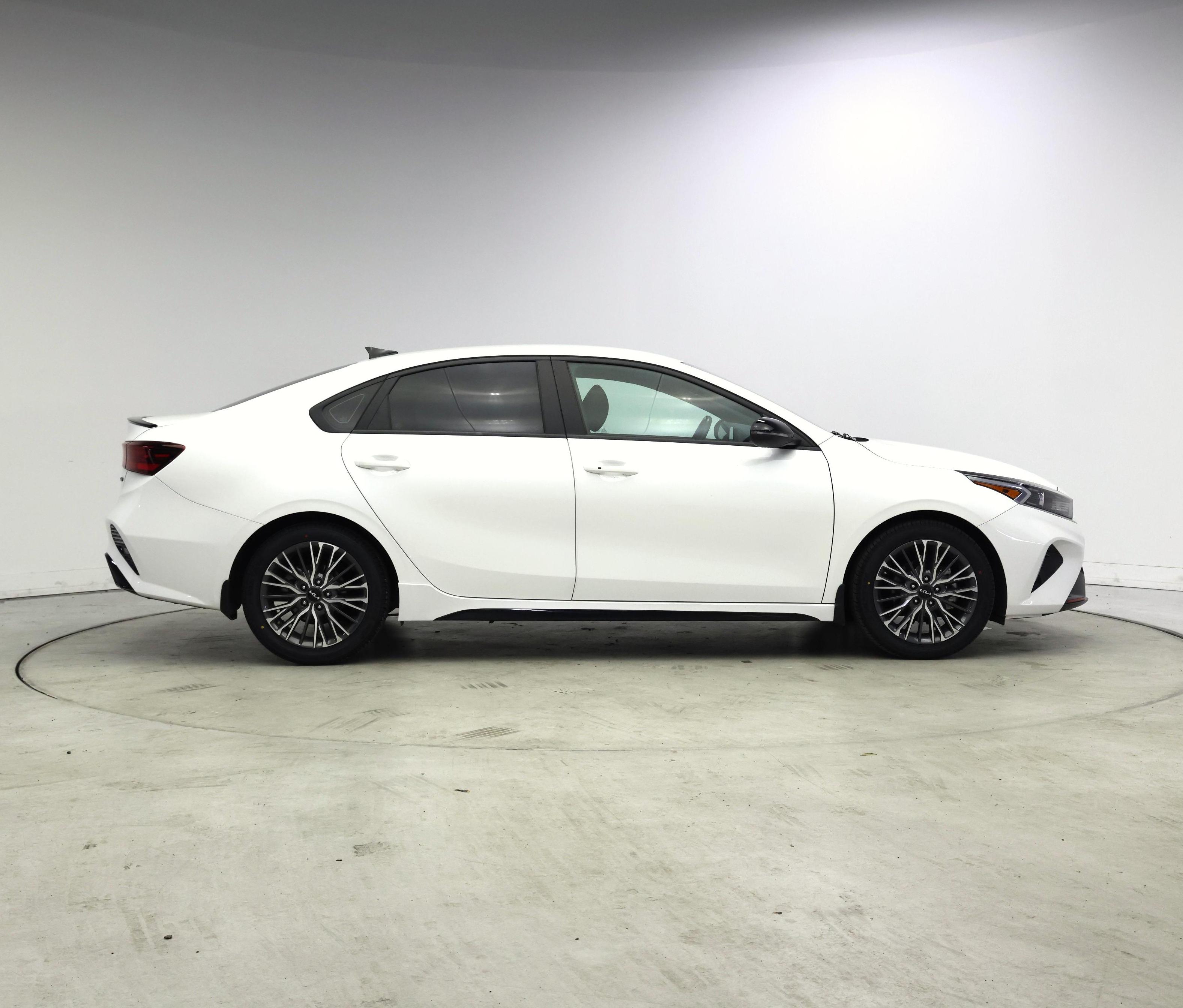 Thumbnail: 2023 Kia Forte - 7