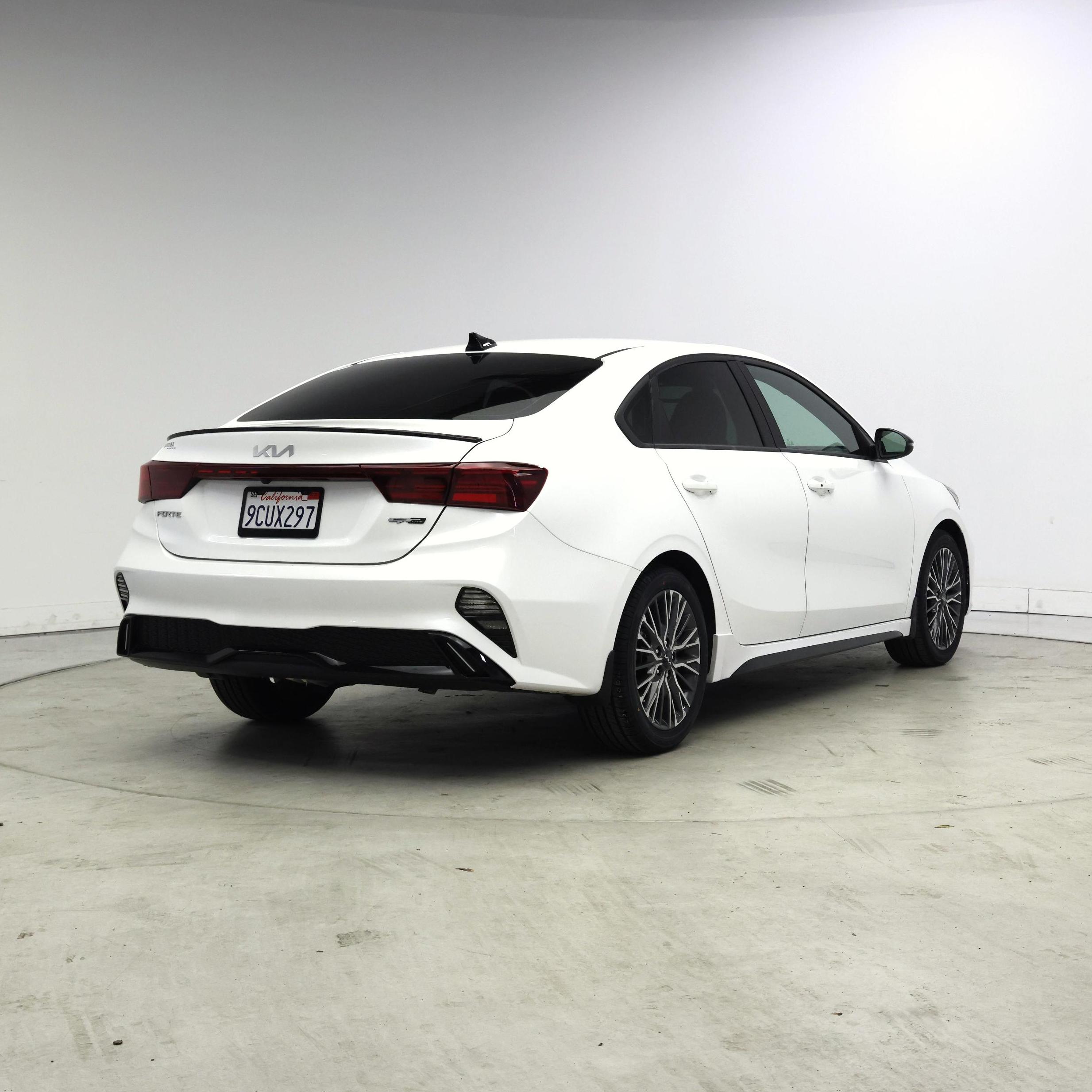 Thumbnail: 2023 Kia Forte - 8