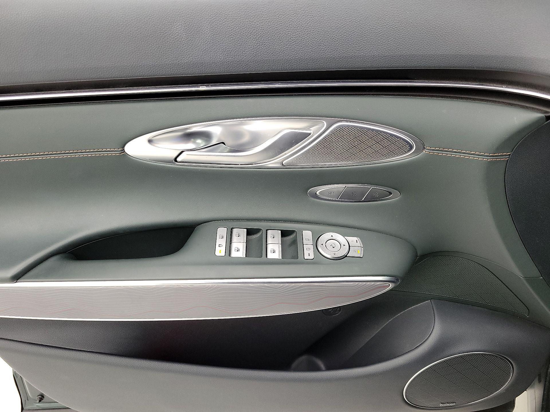 Thumbnail: 2023 Genesis GV70 - 12