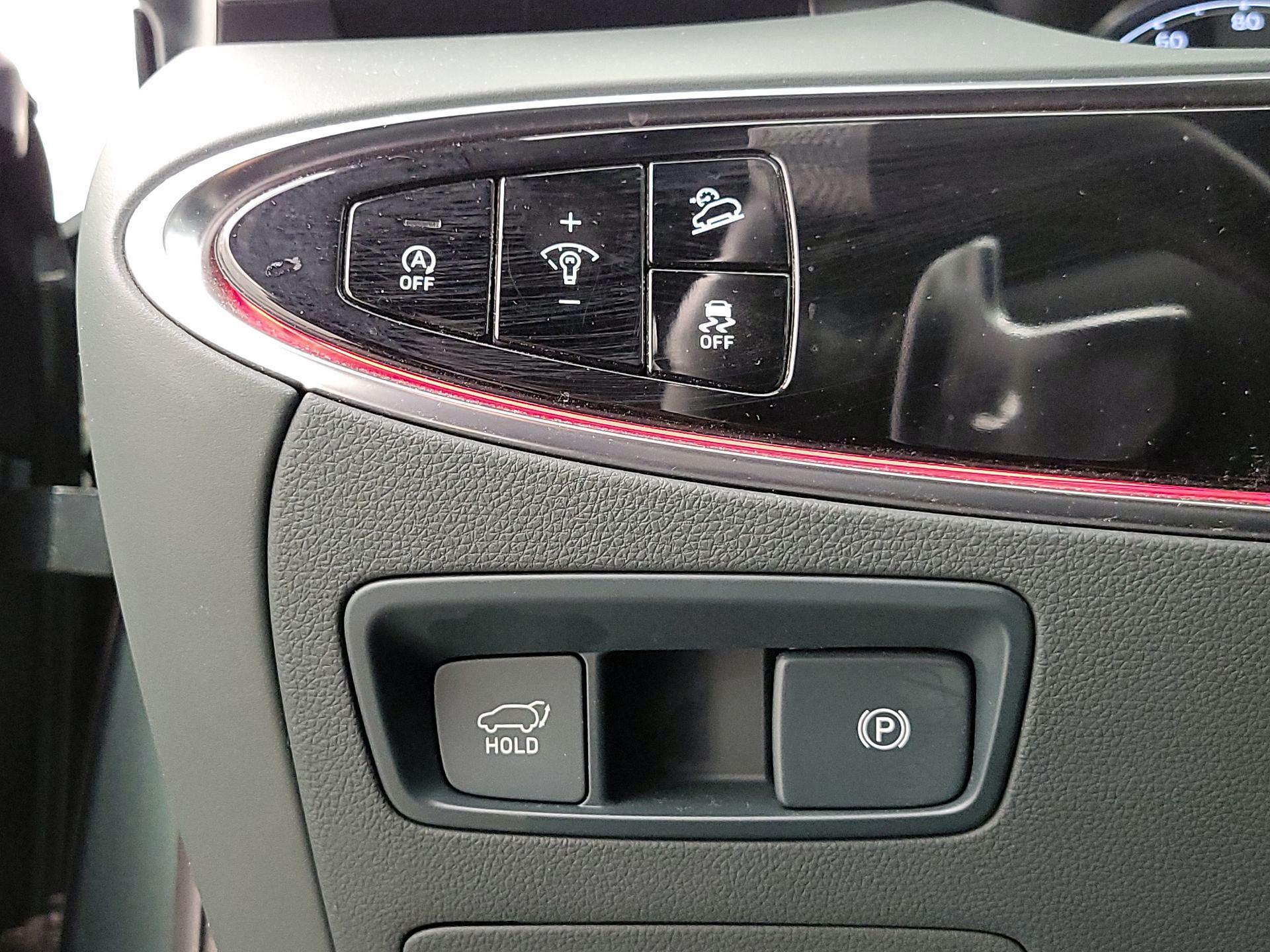 Thumbnail: 2023 Genesis GV70 - 13