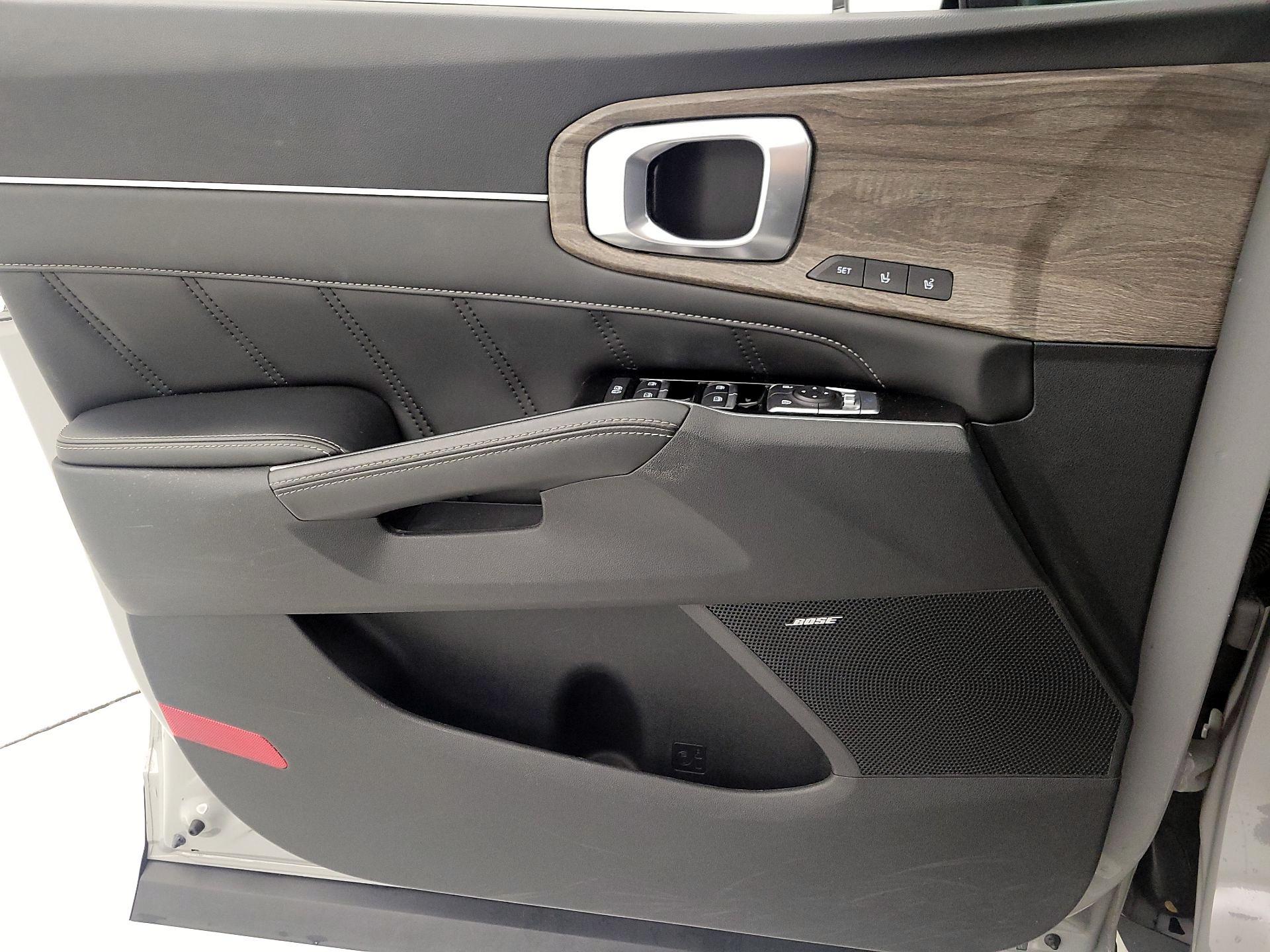 Thumbnail: 2022 Kia Sorento - 12