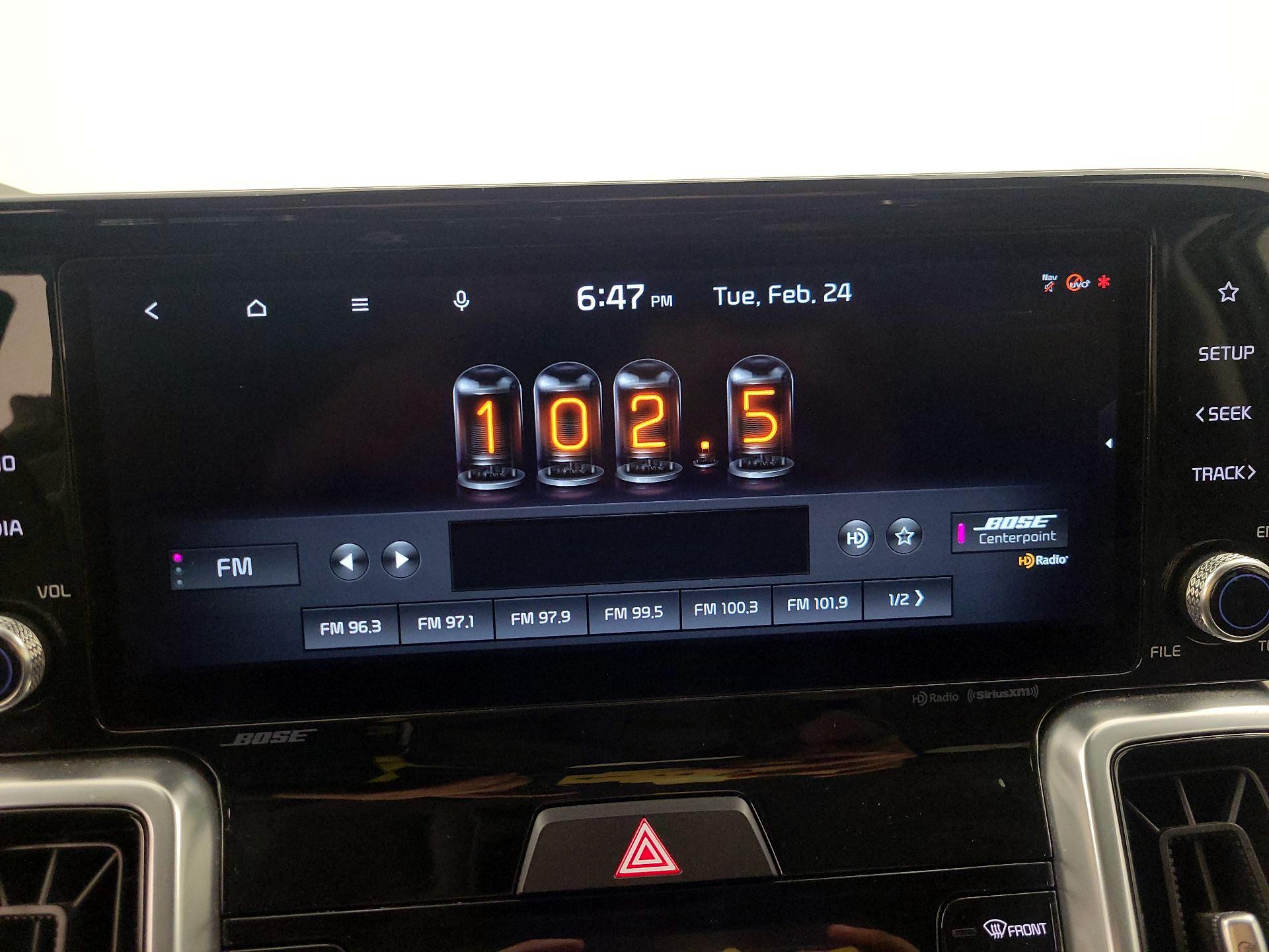 Thumbnail: 2022 Kia Sorento - 16