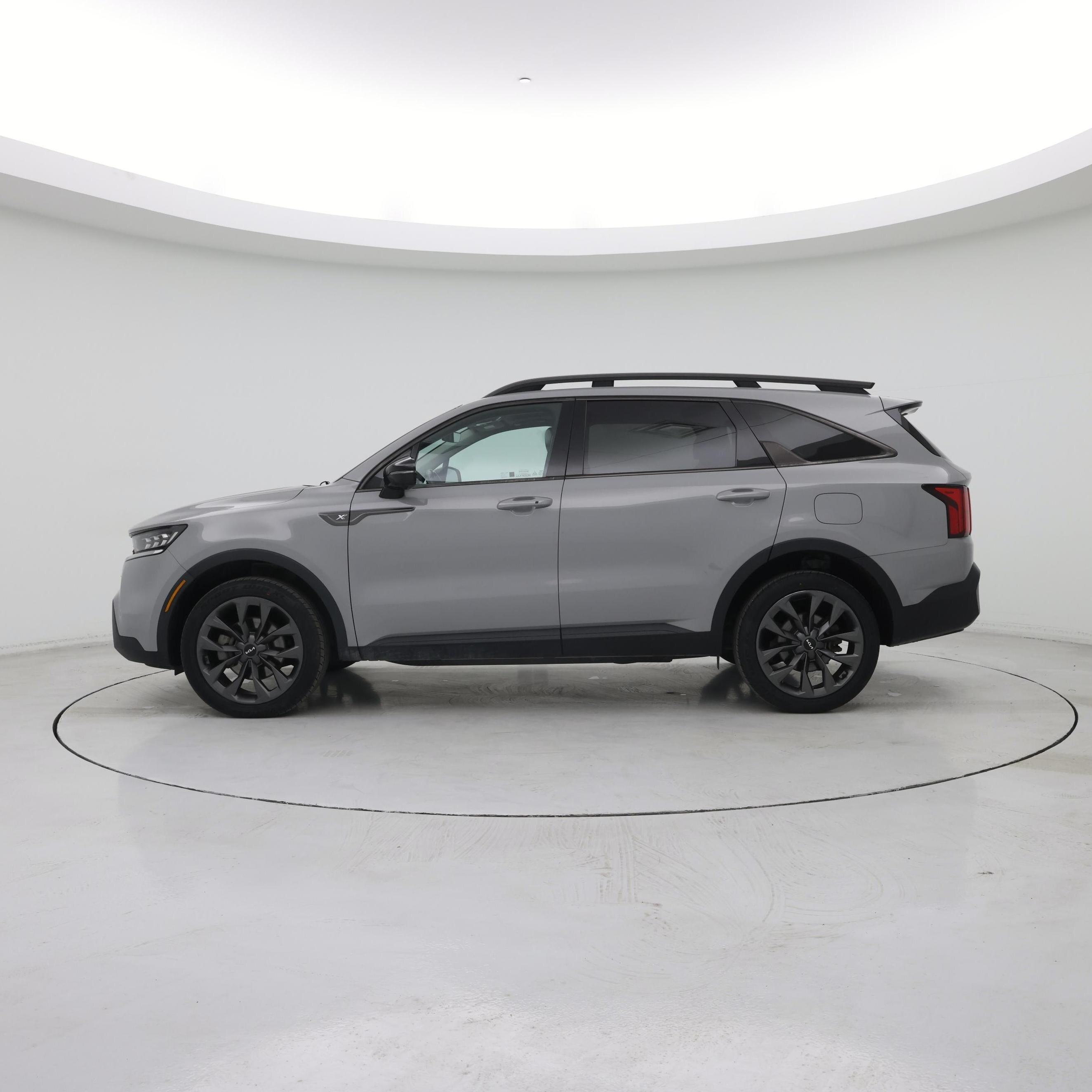 Thumbnail: 2022 Kia Sorento - 3