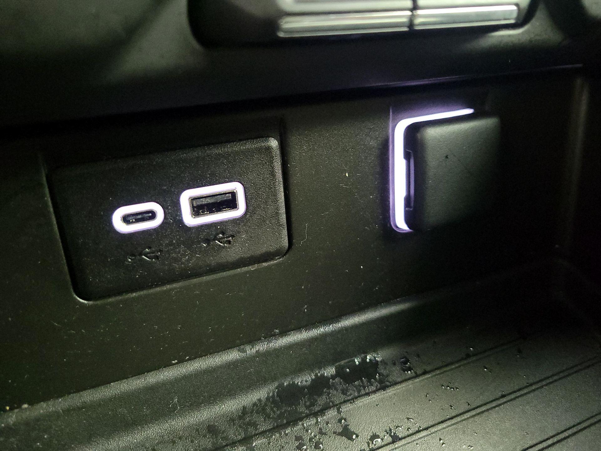 Thumbnail: 2023 Chevrolet Suburban - 18