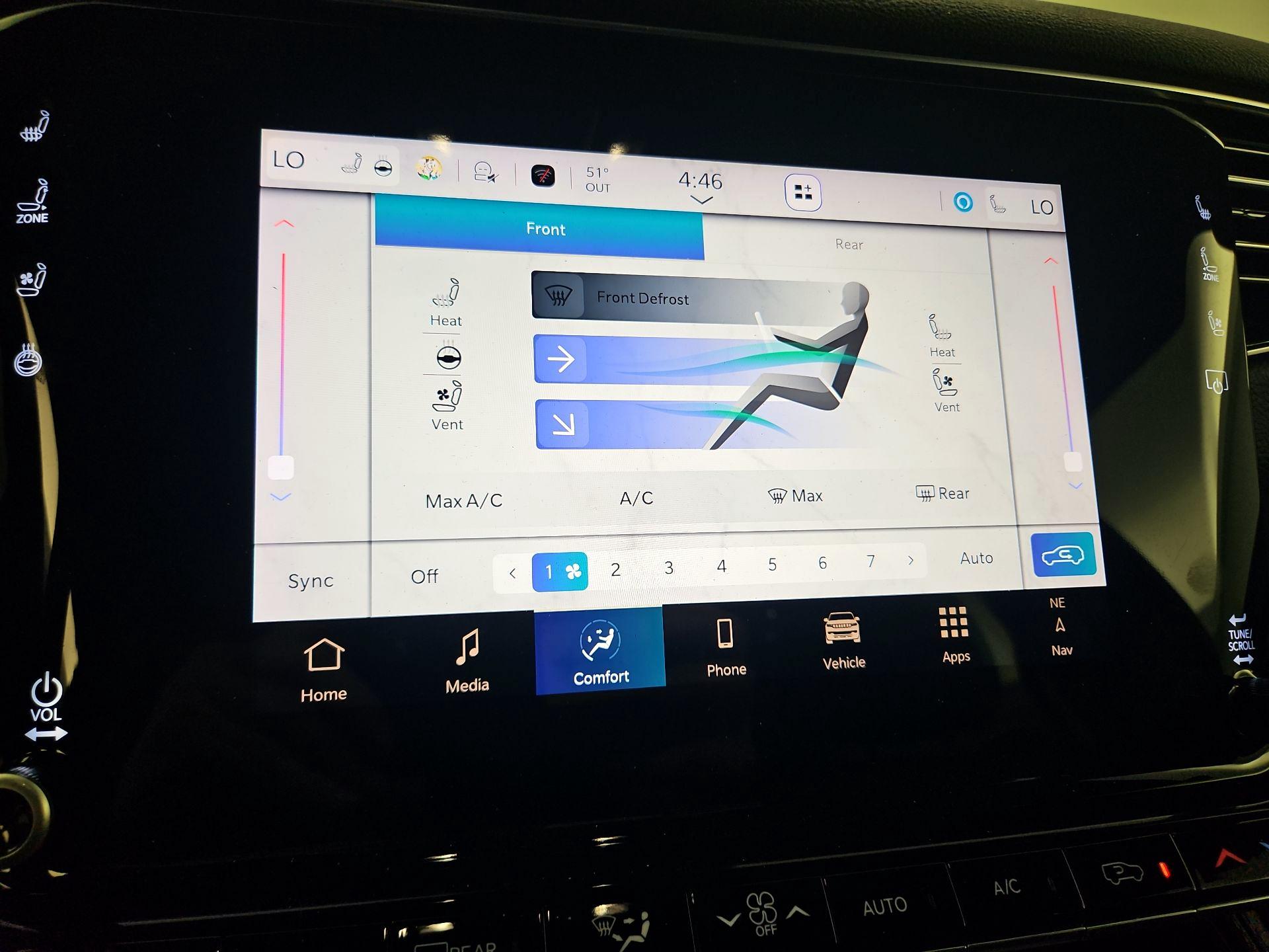 Thumbnail: 2024 Jeep Wagoneer - 17