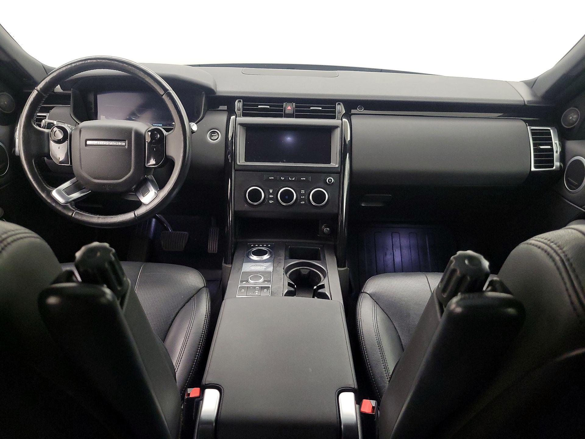 Thumbnail: 2019 Land Rover Discovery - 9