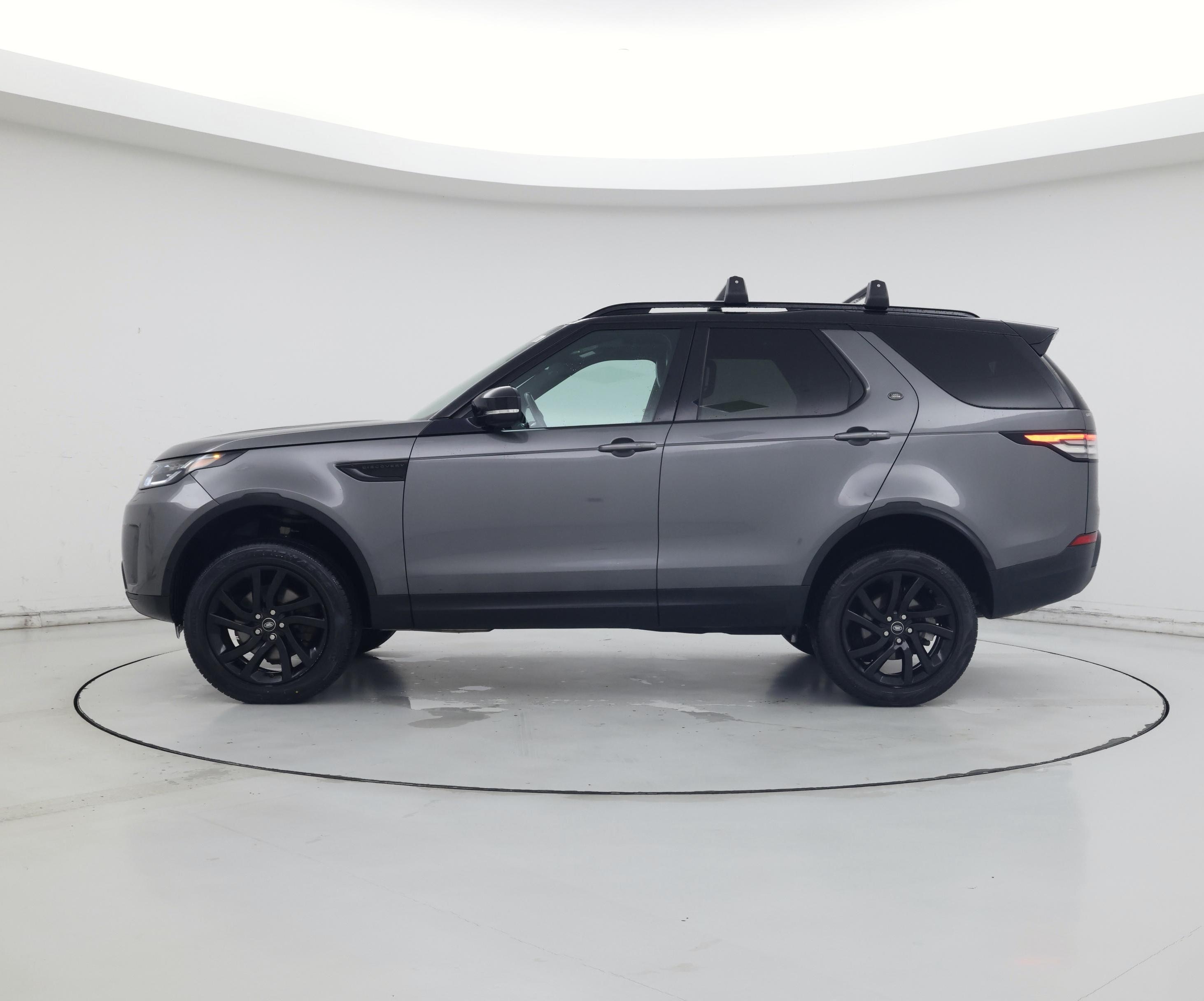 Thumbnail: 2019 Land Rover Discovery - 3