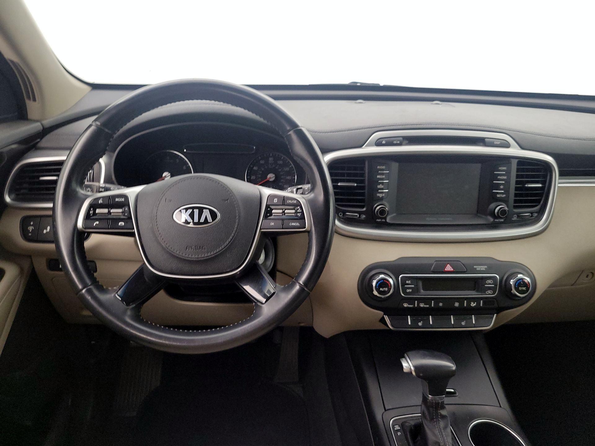 Thumbnail: 2019 Kia Sorento - 10