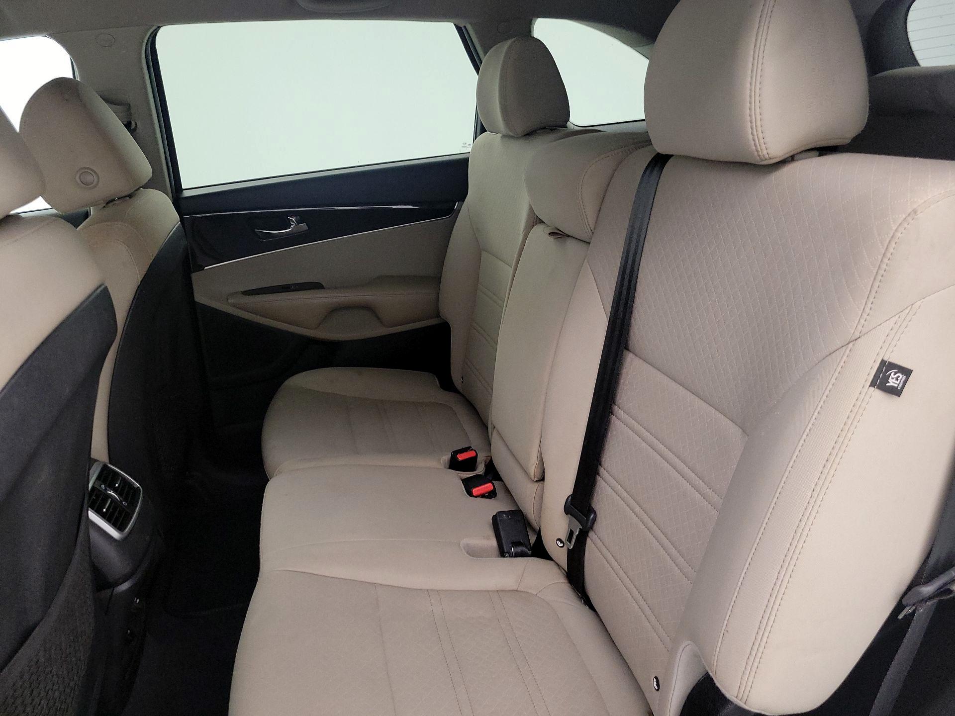 Thumbnail: 2019 Kia Sorento - 19