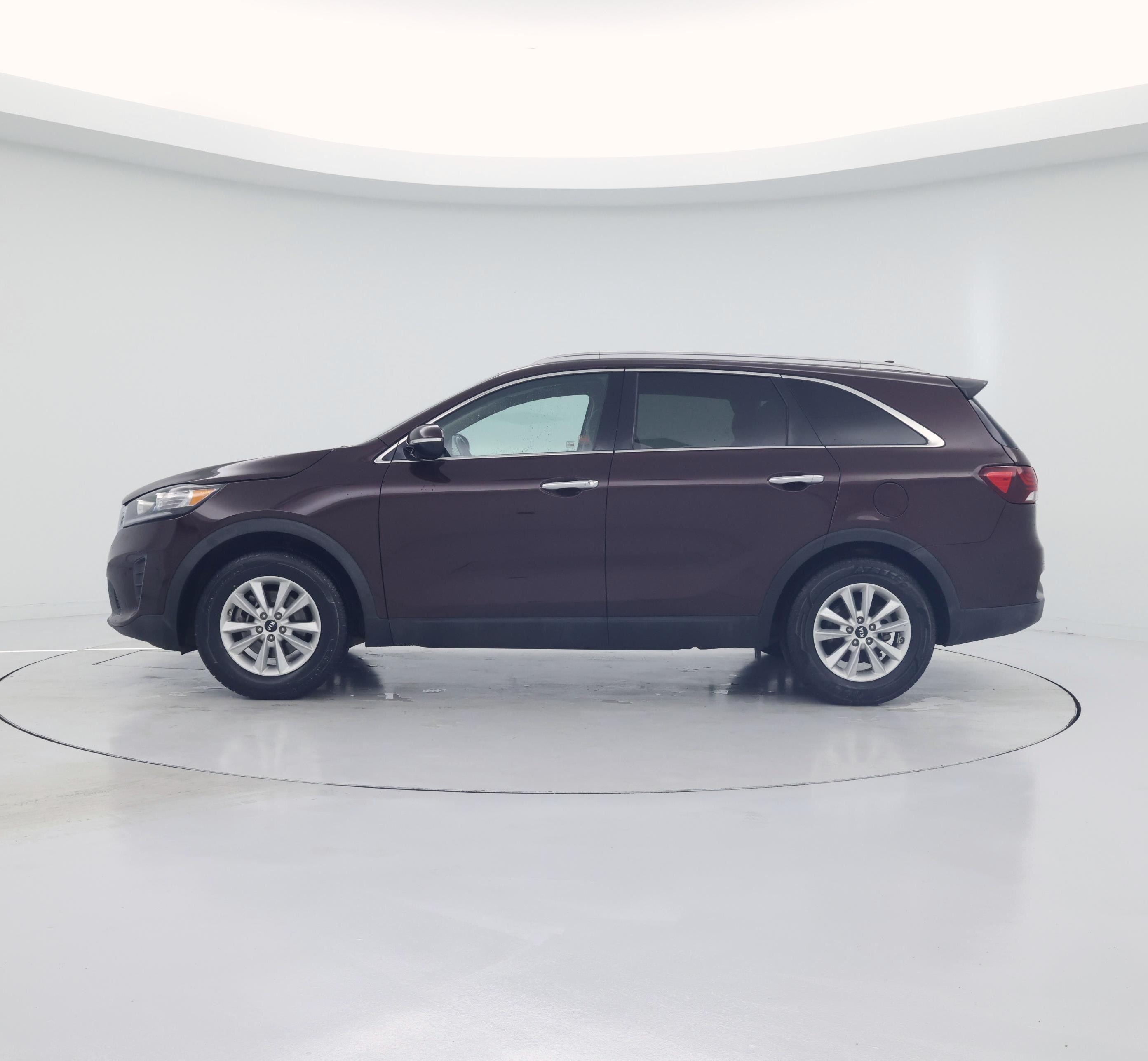 Thumbnail: 2019 Kia Sorento - 3