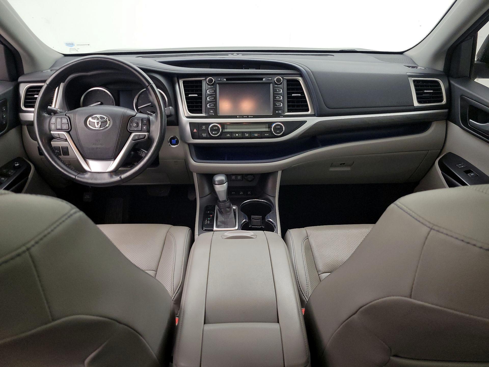 Thumbnail: 2018 Toyota Highlander - 9