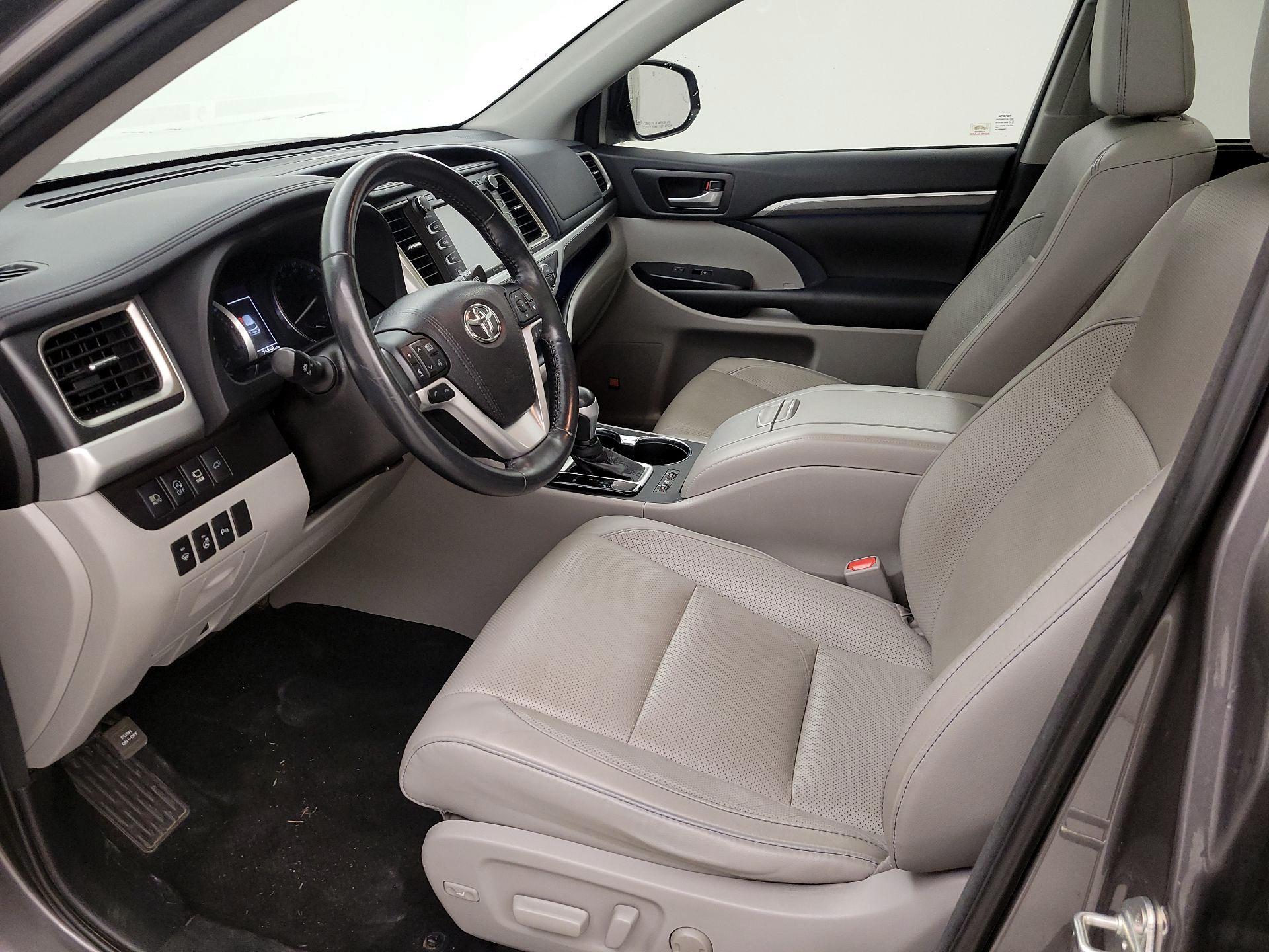 Thumbnail: 2018 Toyota Highlander - 11