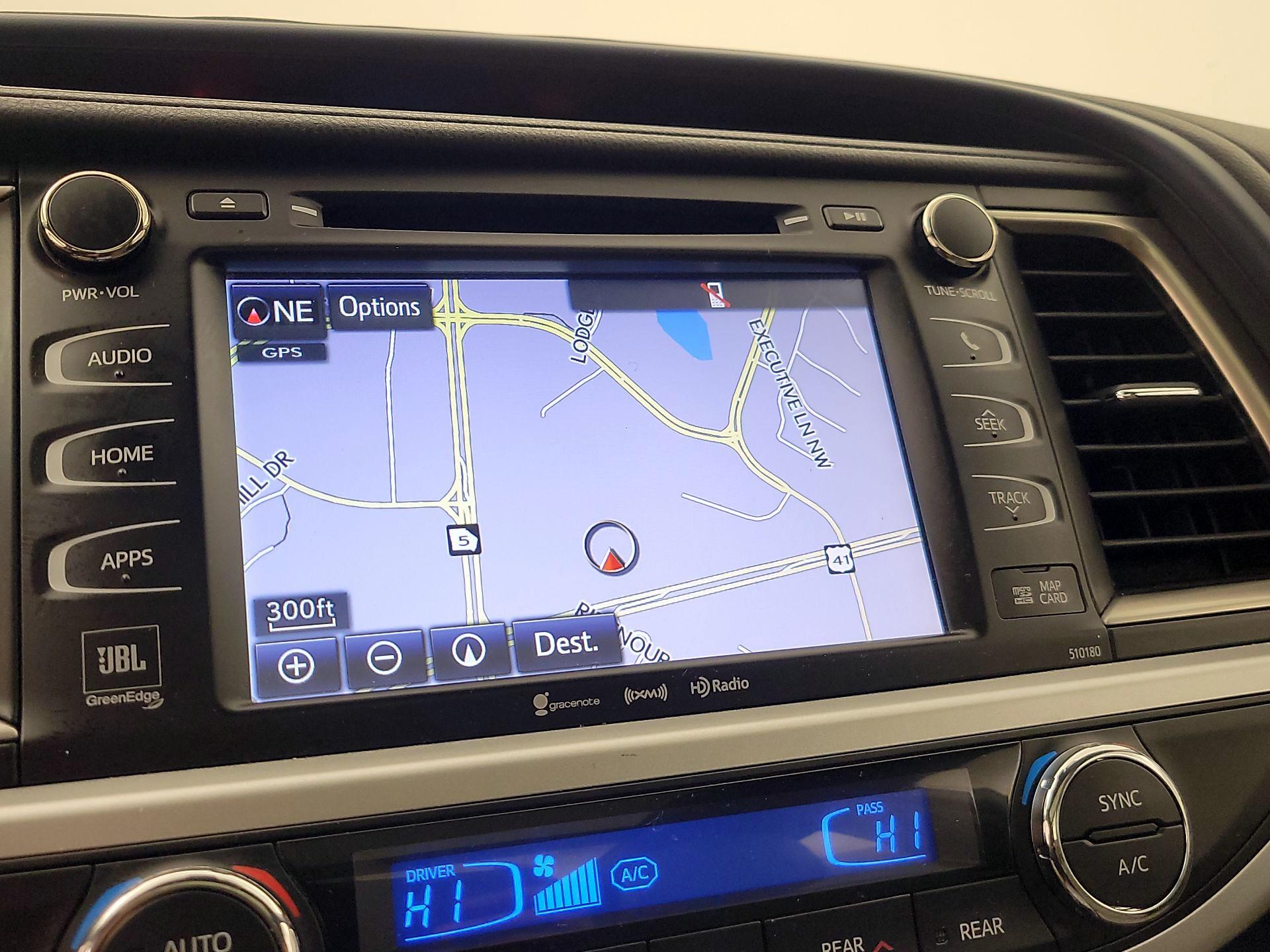 Thumbnail: 2018 Toyota Highlander - 14