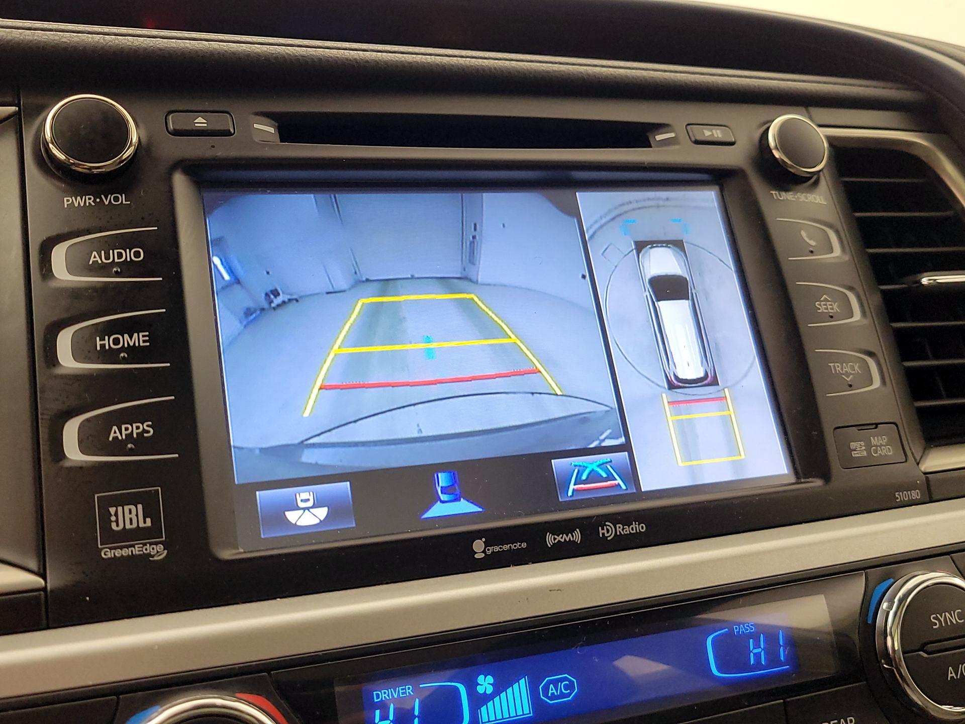 Thumbnail: 2018 Toyota Highlander - 15