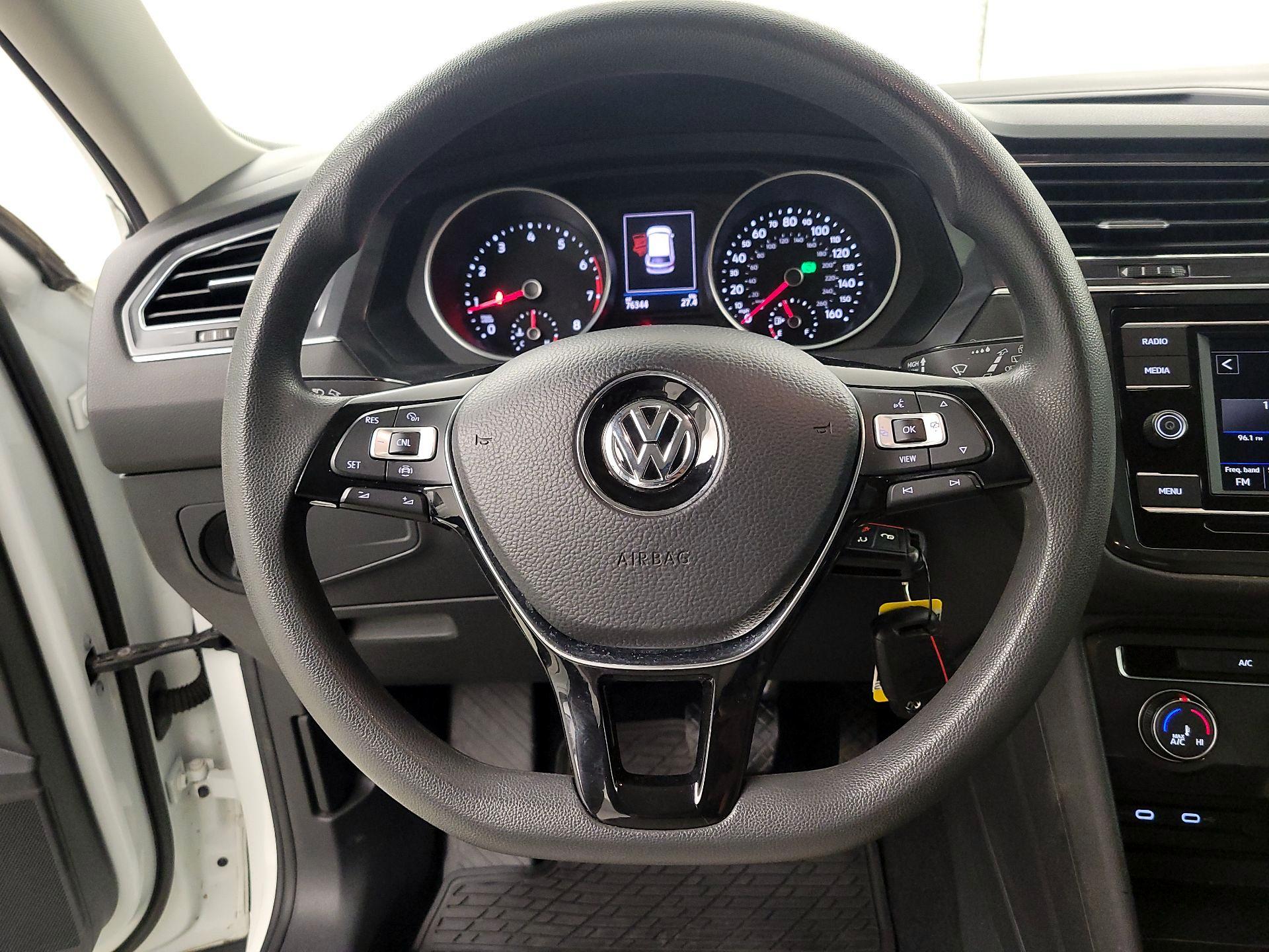 Thumbnail: 2020 Volkswagen Tiguan - 10