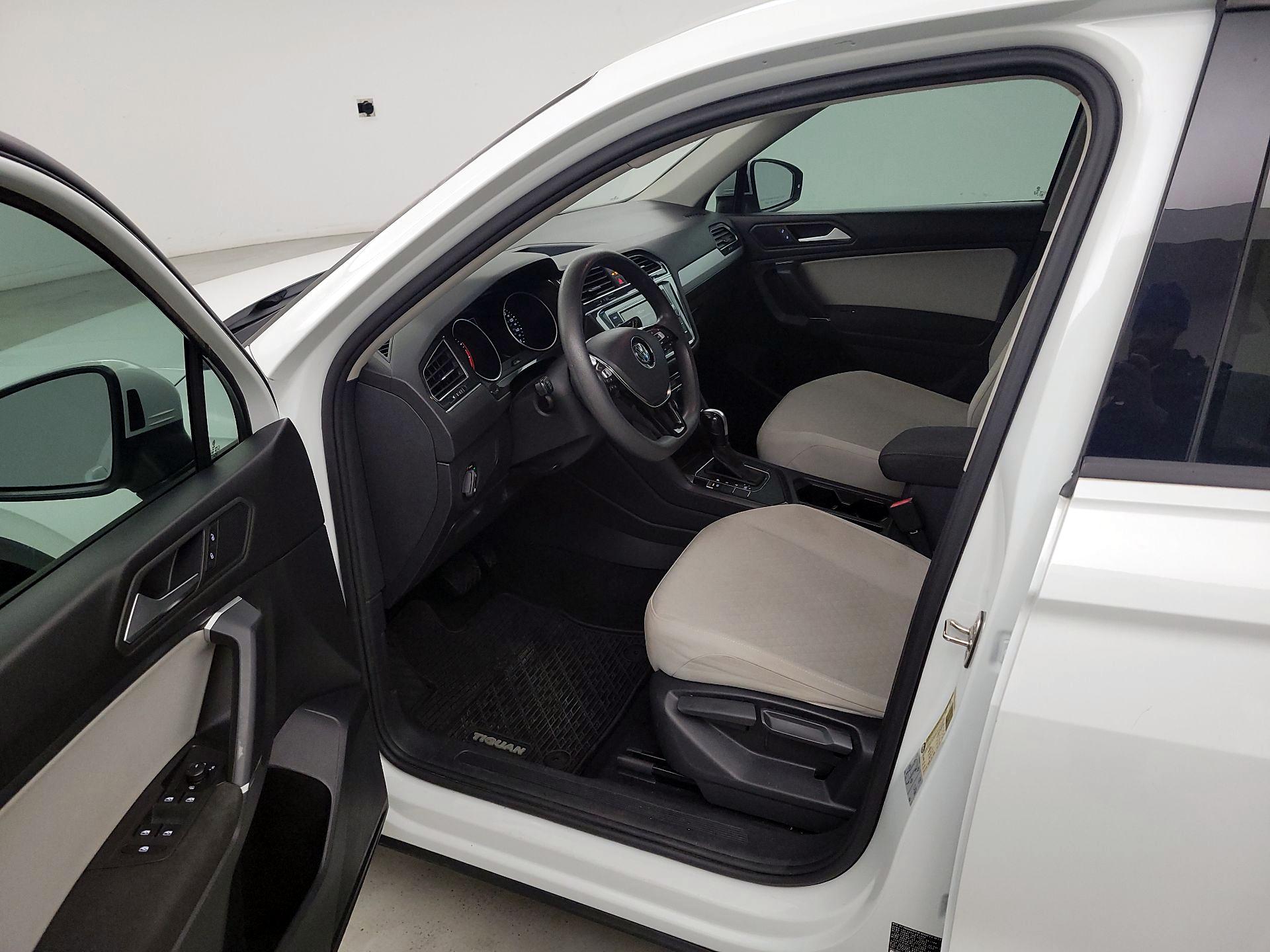 Thumbnail: 2020 Volkswagen Tiguan - 11