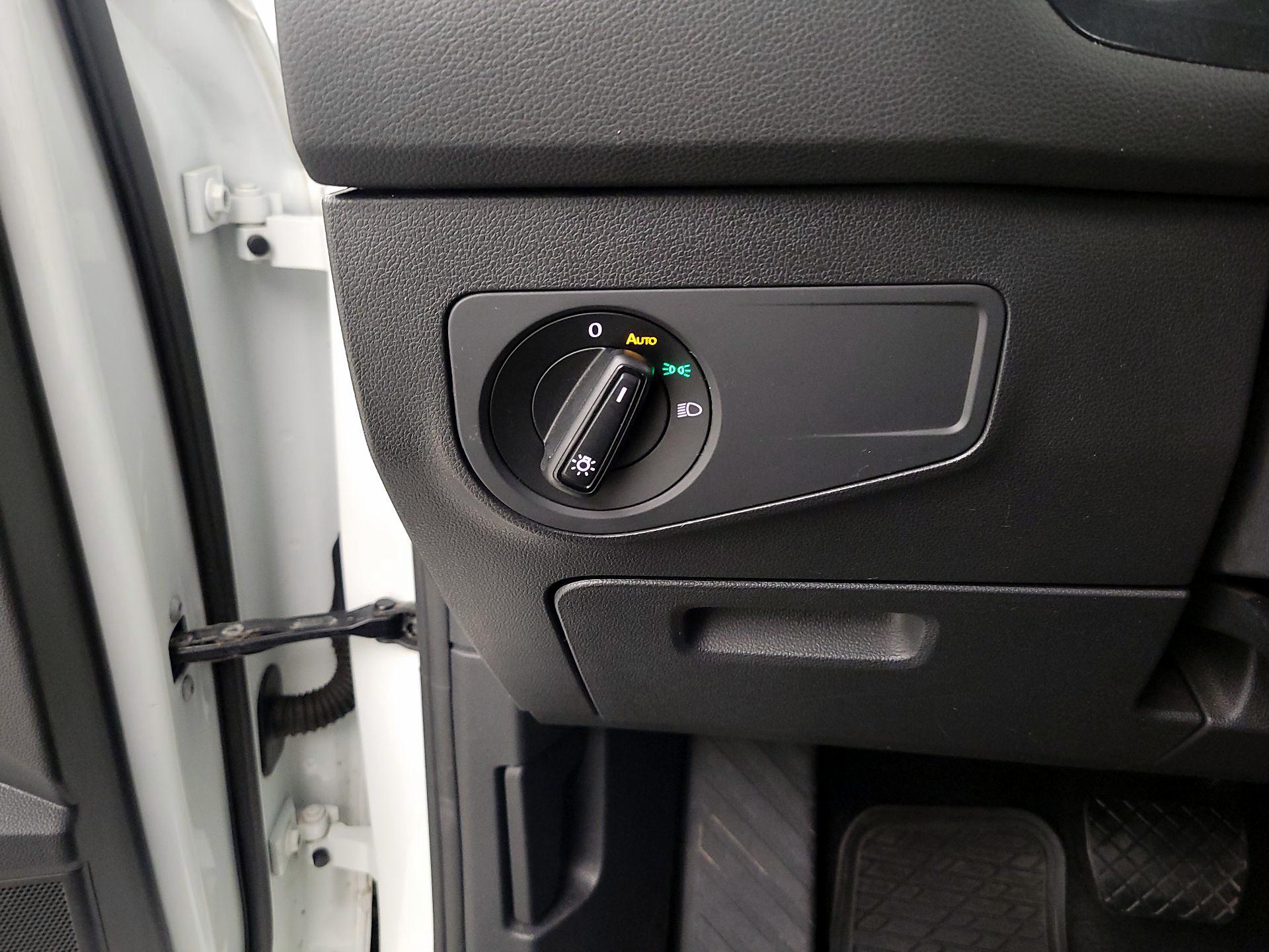 Thumbnail: 2020 Volkswagen Tiguan - 13