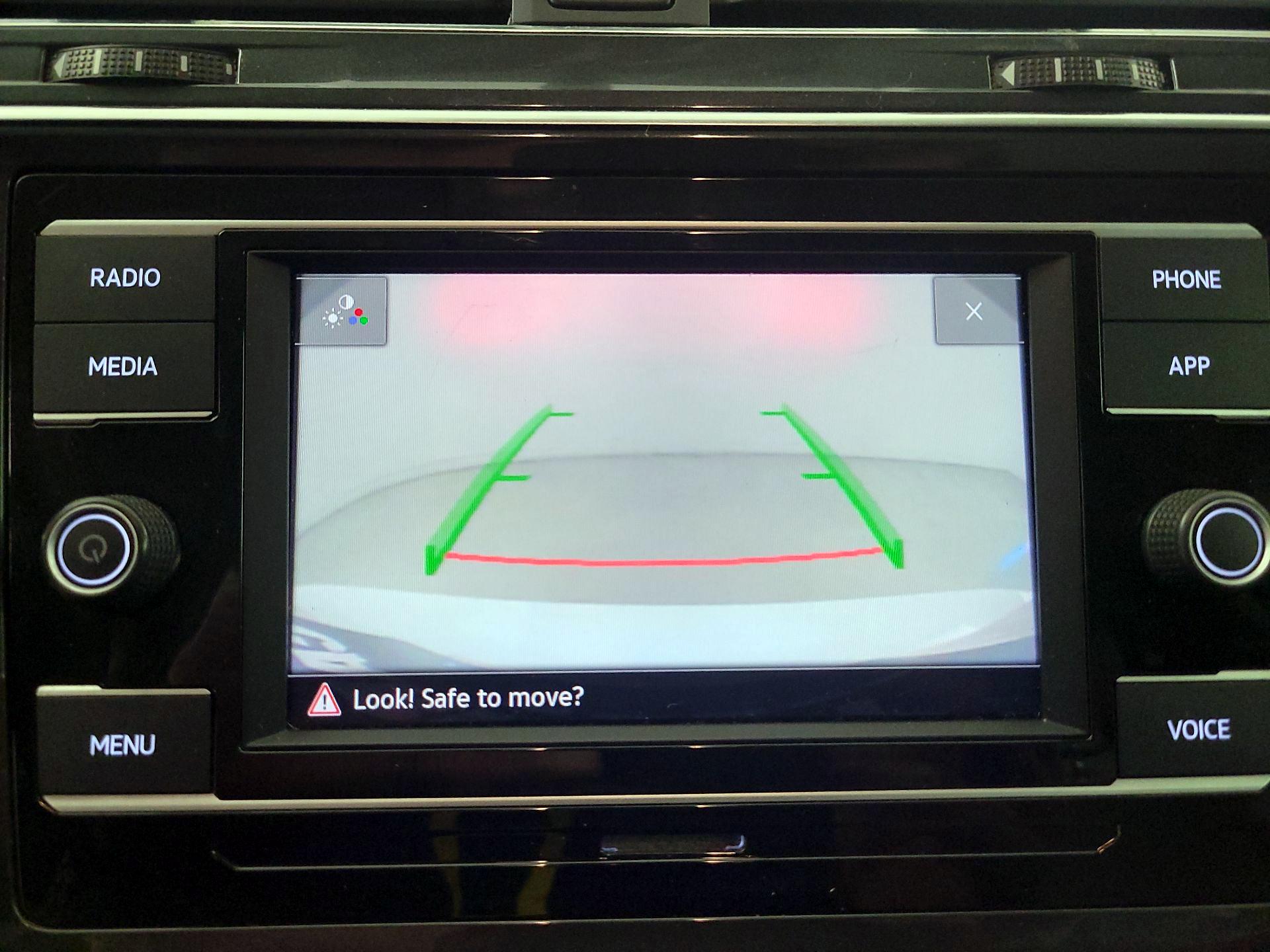 Thumbnail: 2020 Volkswagen Tiguan - 14