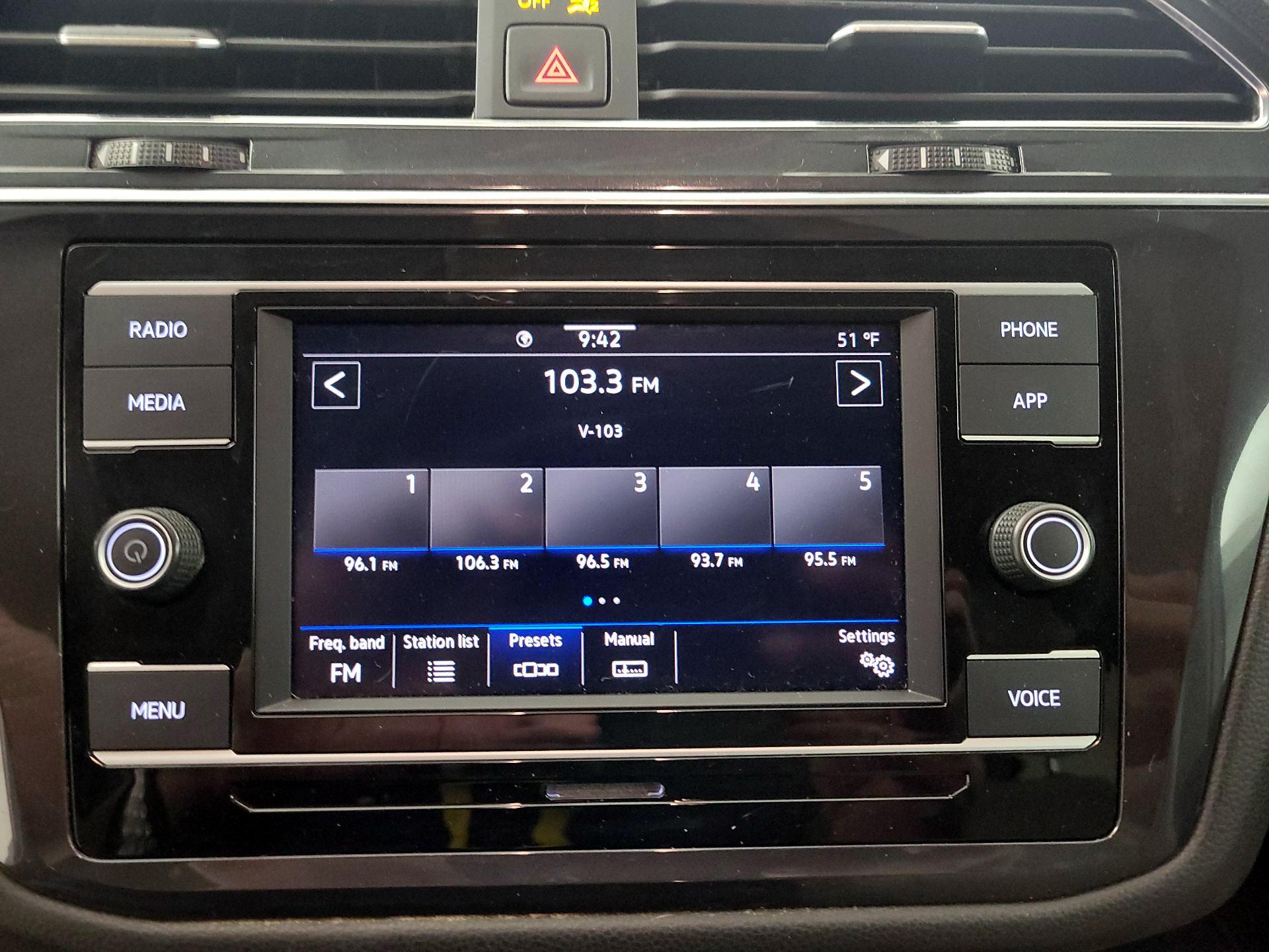 Thumbnail: 2020 Volkswagen Tiguan - 15