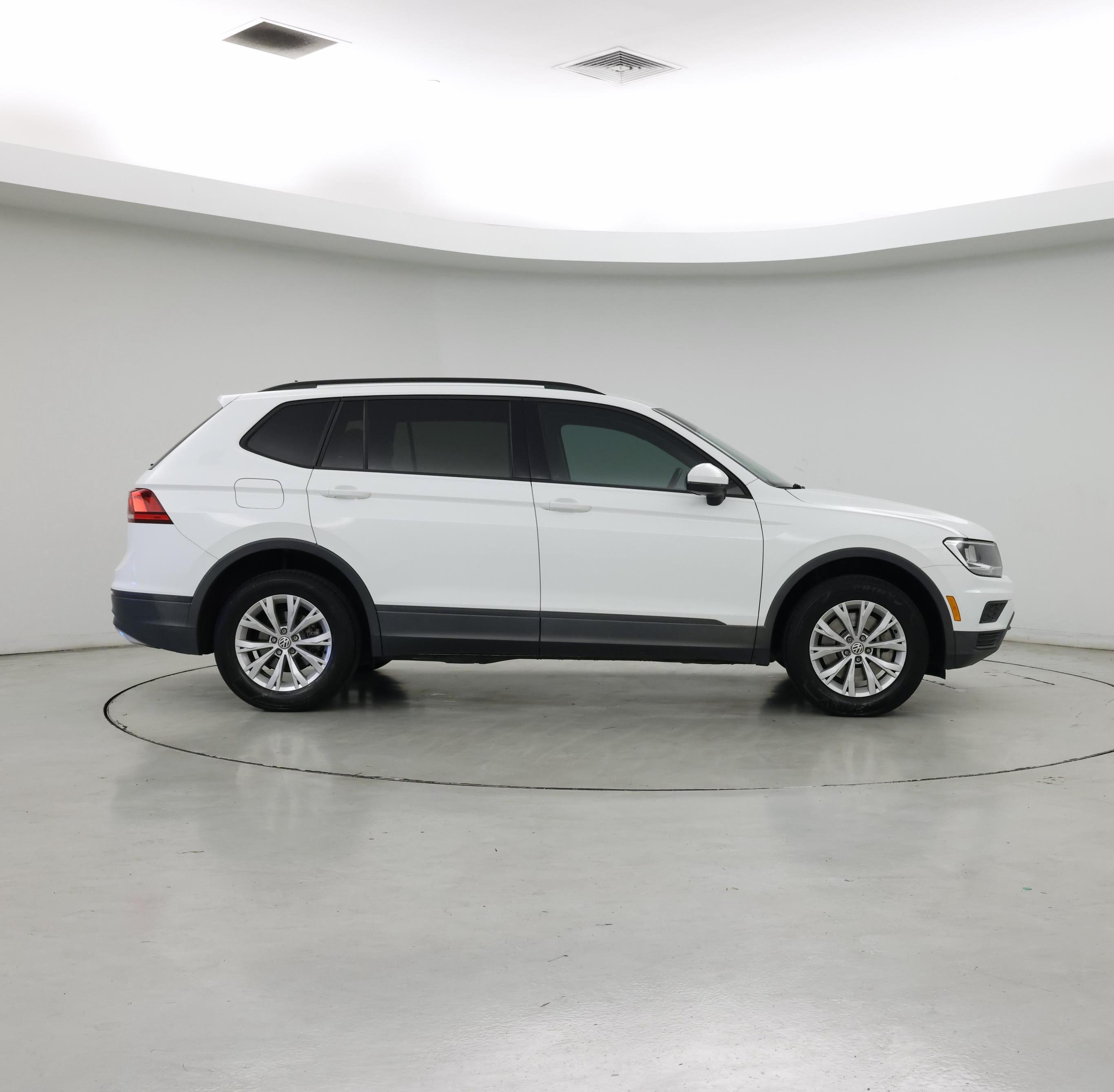 Thumbnail: 2020 Volkswagen Tiguan - 7