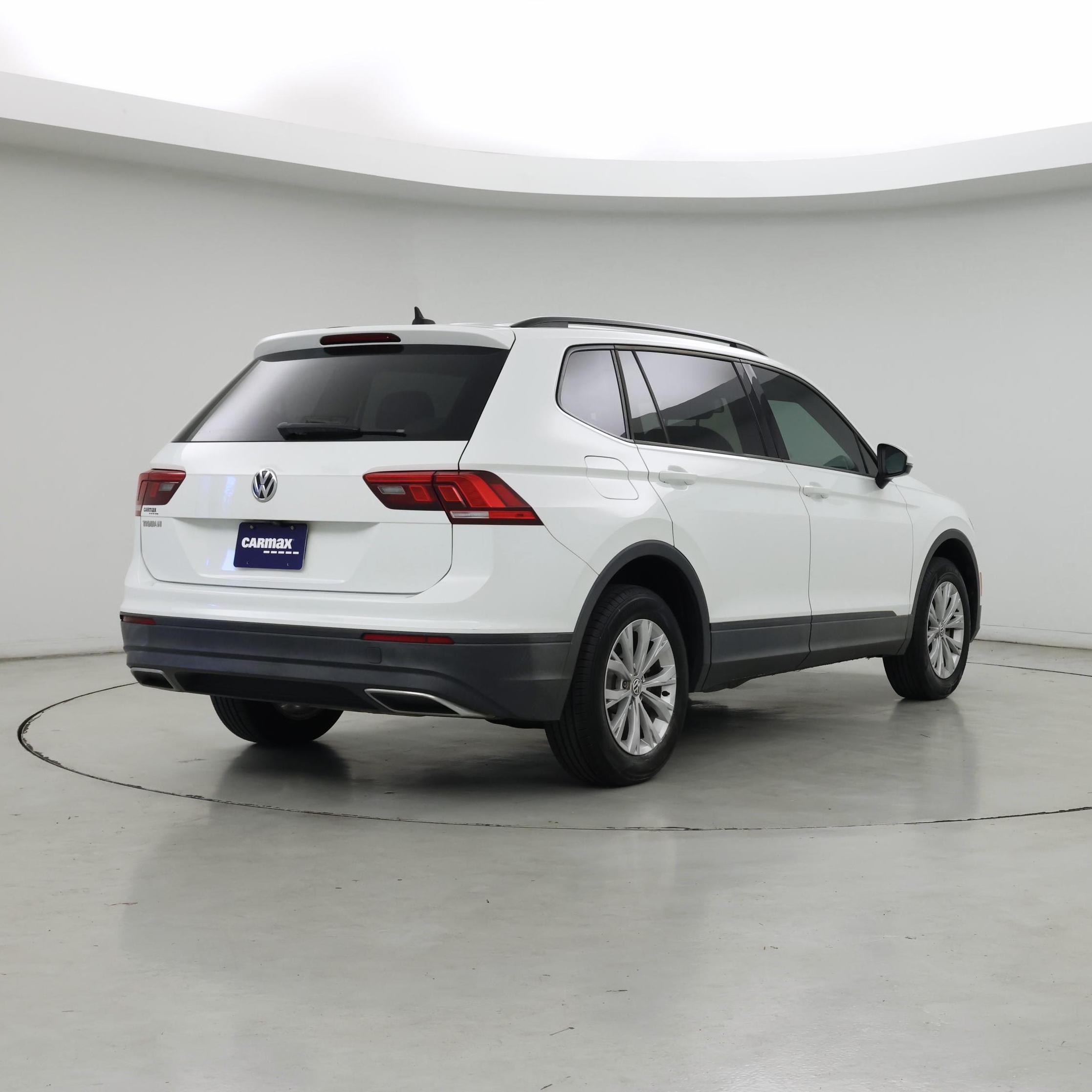 Thumbnail: 2020 Volkswagen Tiguan - 8